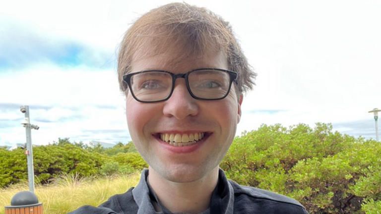 Der 24-jährige KI-Spezialist <strong>Matt Deitke</strong> kann sein Glück wohl kaum fassen.