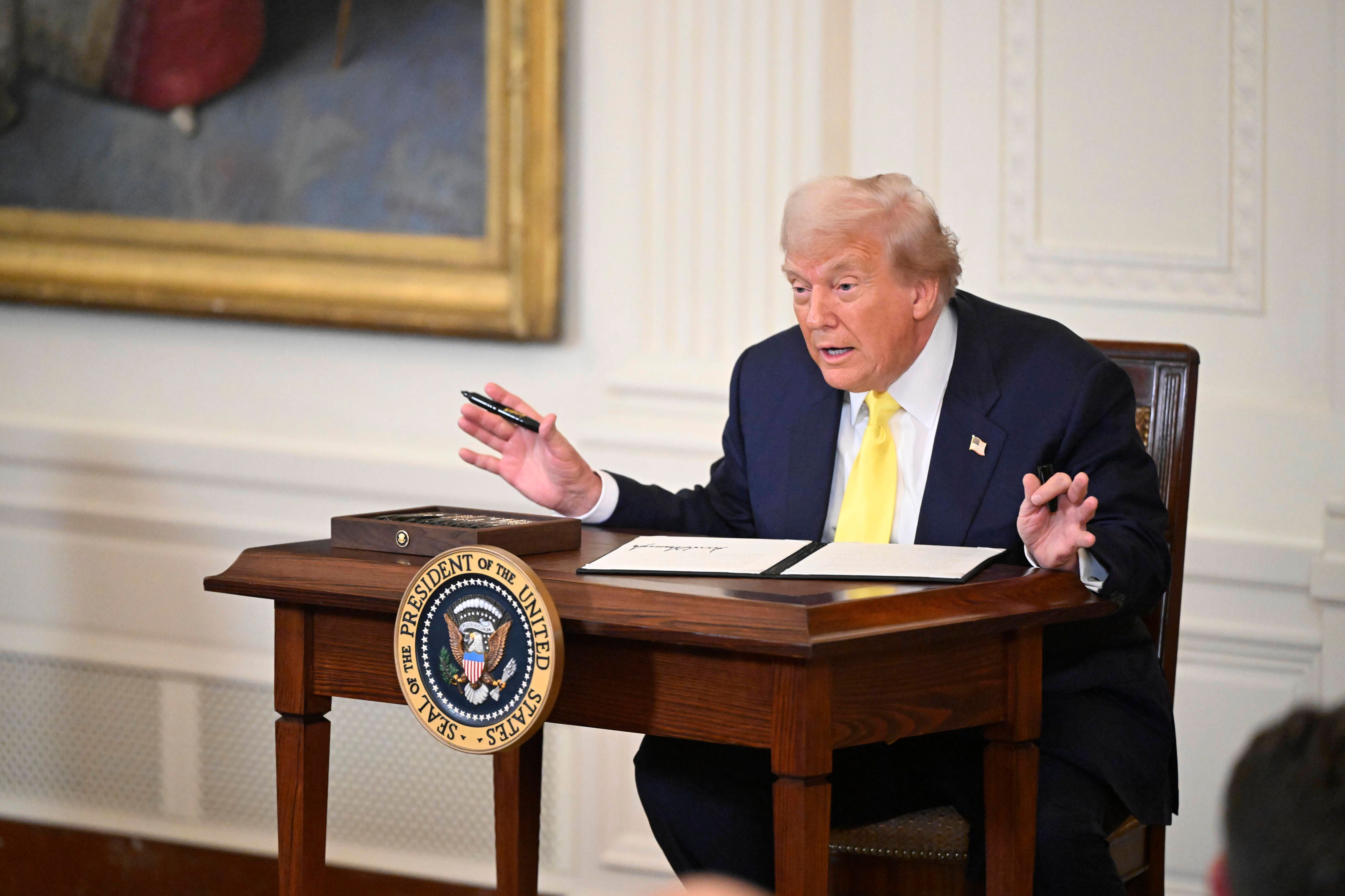 US-Präsident Trump ändert seine Bedingungen für einen Friedensgipfel mit Putin und Selenskyj. 