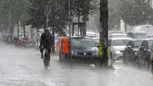 "Große Regenmengen" – Meteorologe überrascht alle