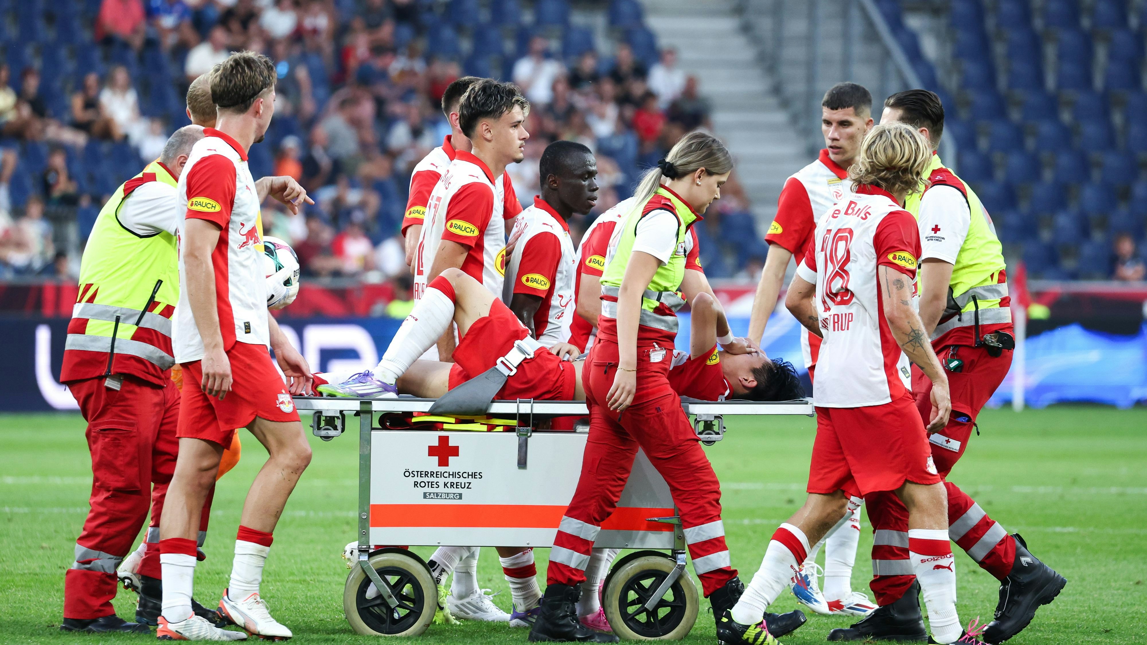 Heute.at - Rotfoul! Große Sorge um Salzburgs blutigen Shootingstar