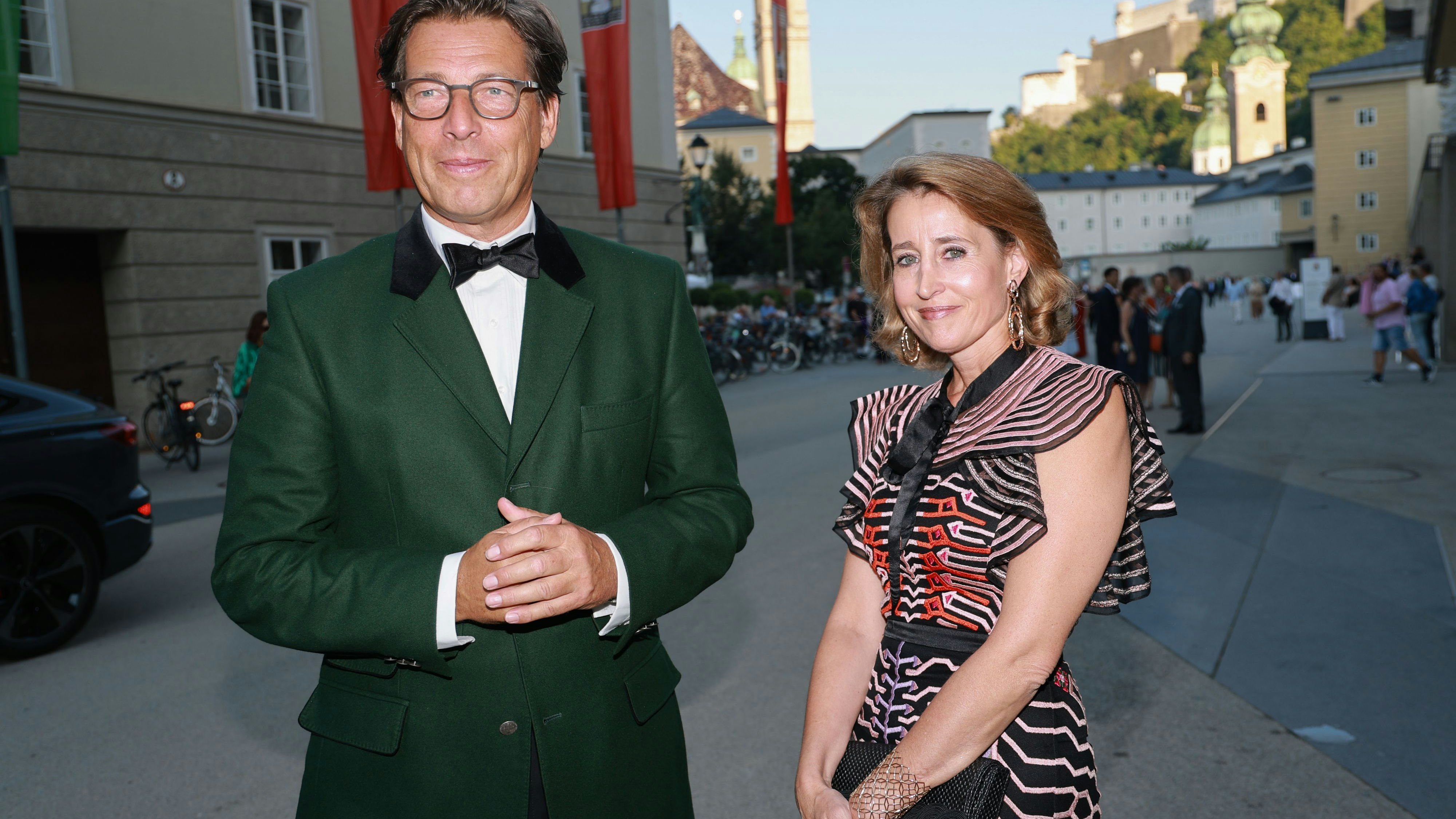 Heute.at - Security-Check oder Catwalk? Salzburgs Premieren-Show