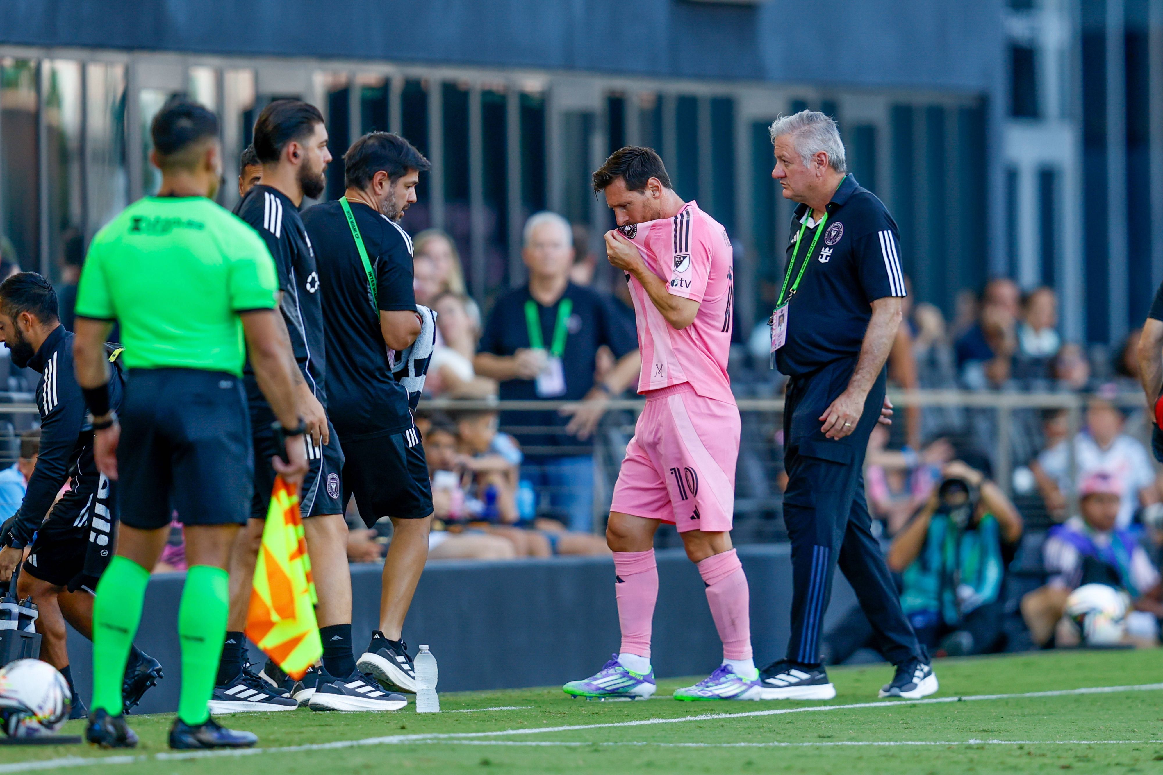 Lionel Messi verletzte sich am 2. August gegen Necaxa im Leagues Cup.