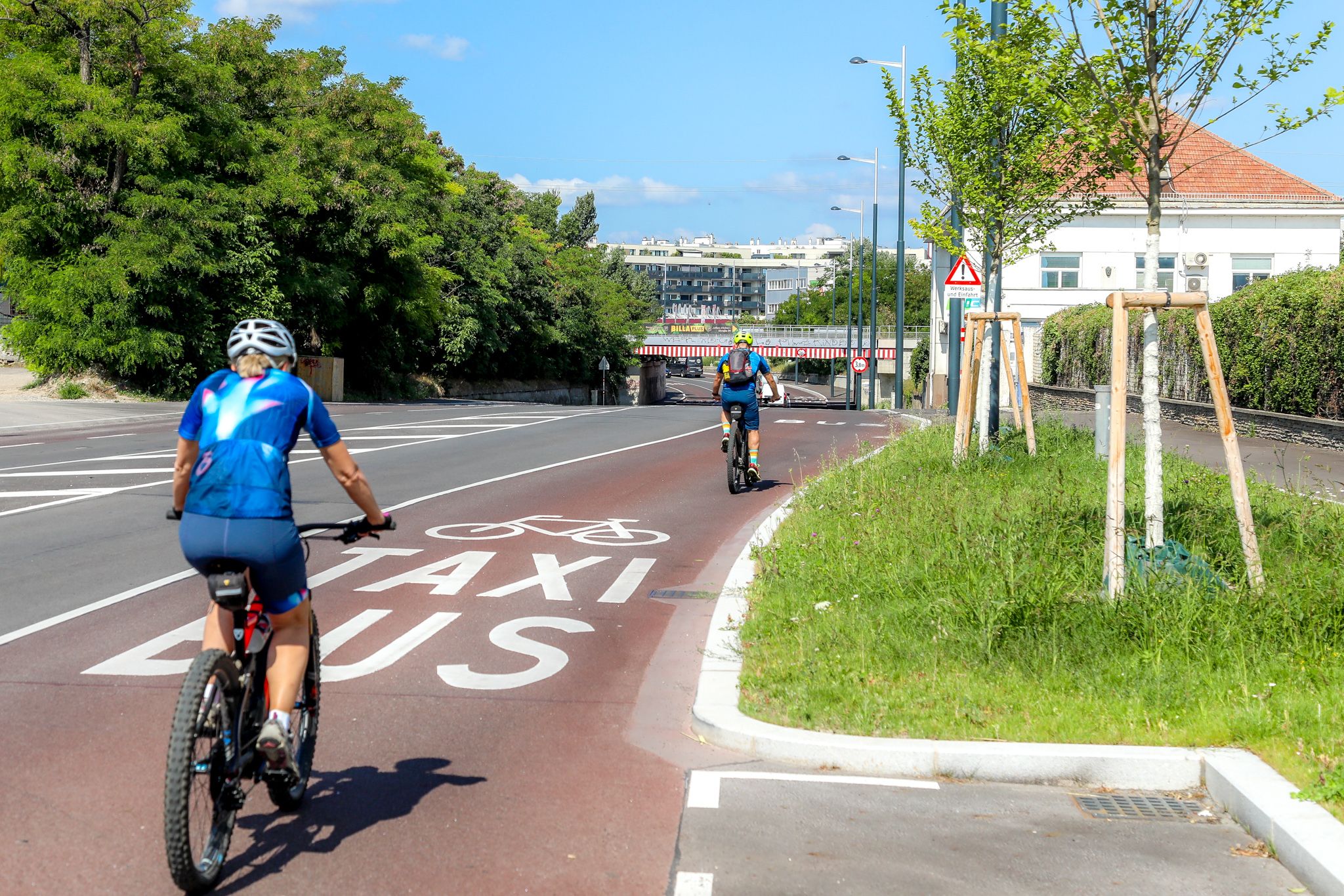 Die neue Radverbindung in der Breitenleer Straße.