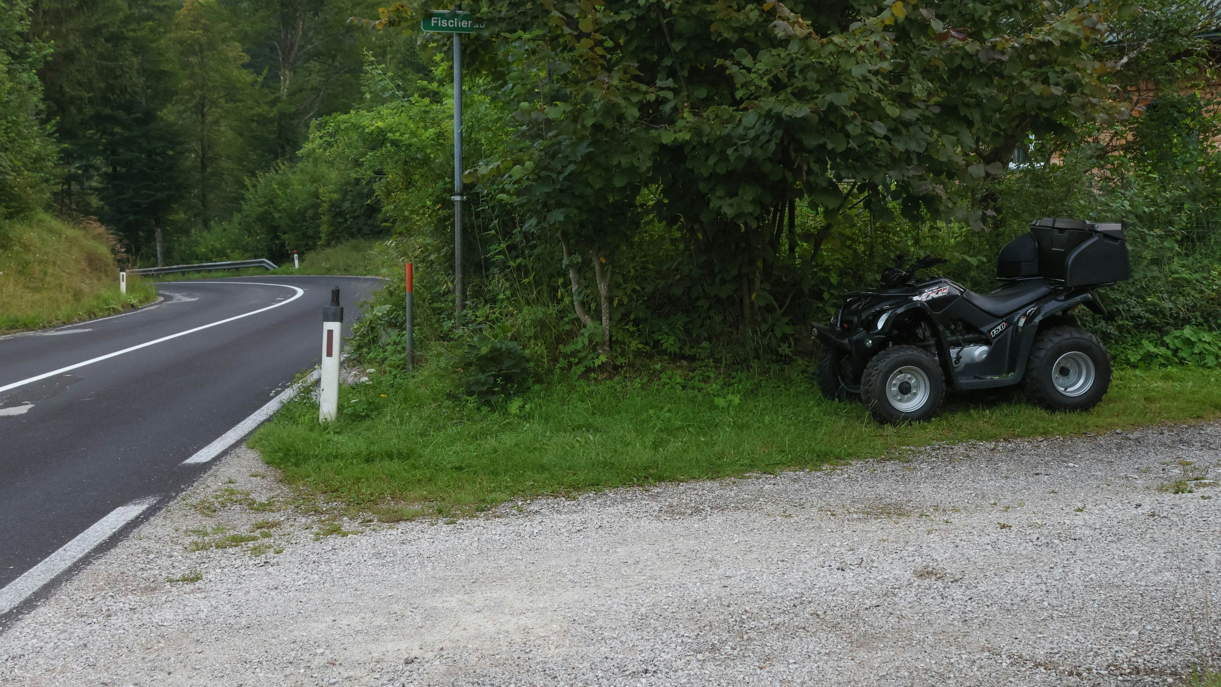 Heute.at - Quad-Lenker kommt von Straße ab, landet in Böschung