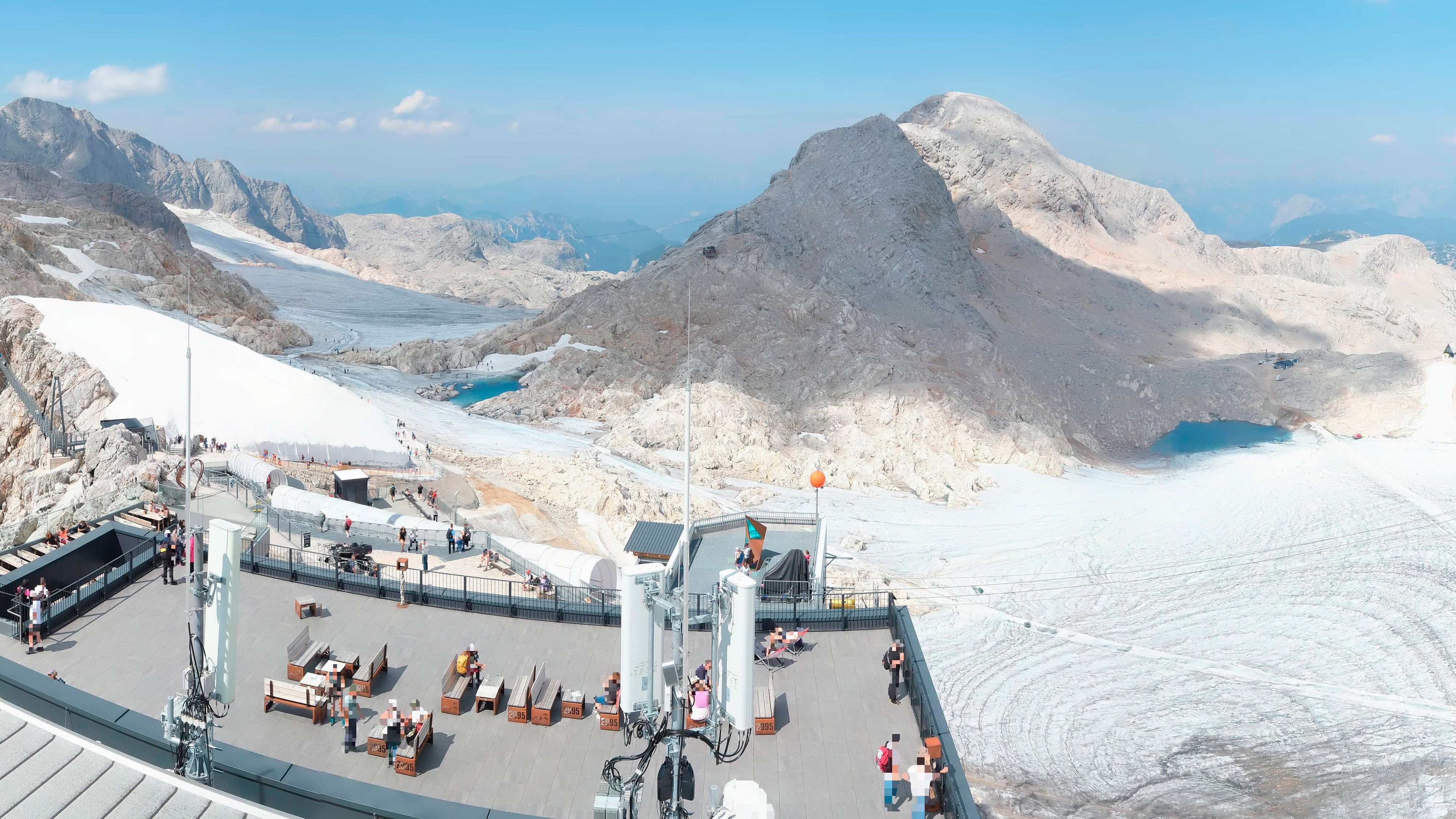 Die beiden Linzer waren zum Dachstein-Plateau unterwegs, als es dunkel und kalt wurde.