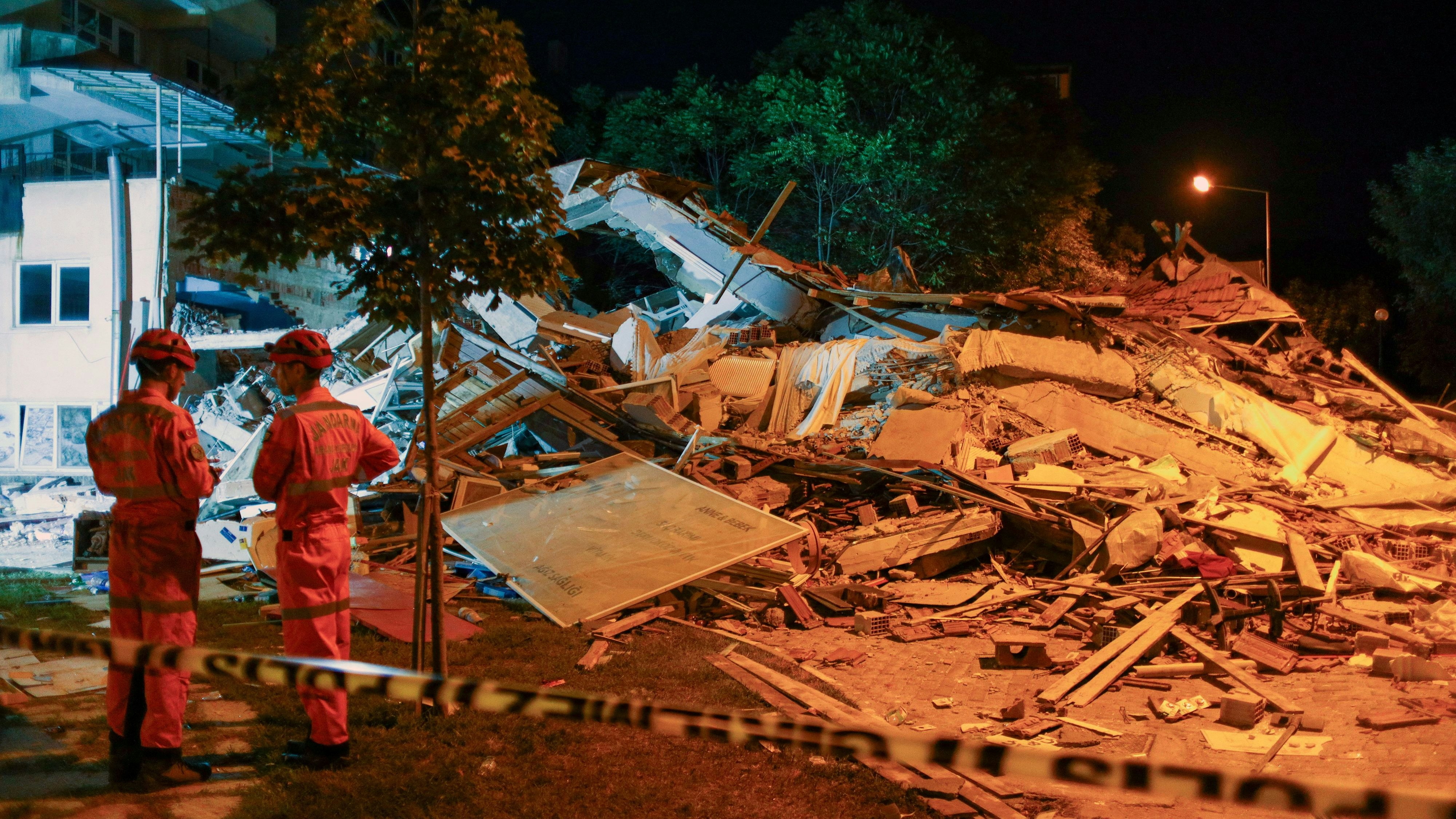 Heute.at - Erdbeben der Stärke 6,1 erschüttert Türkei – eine Tote
