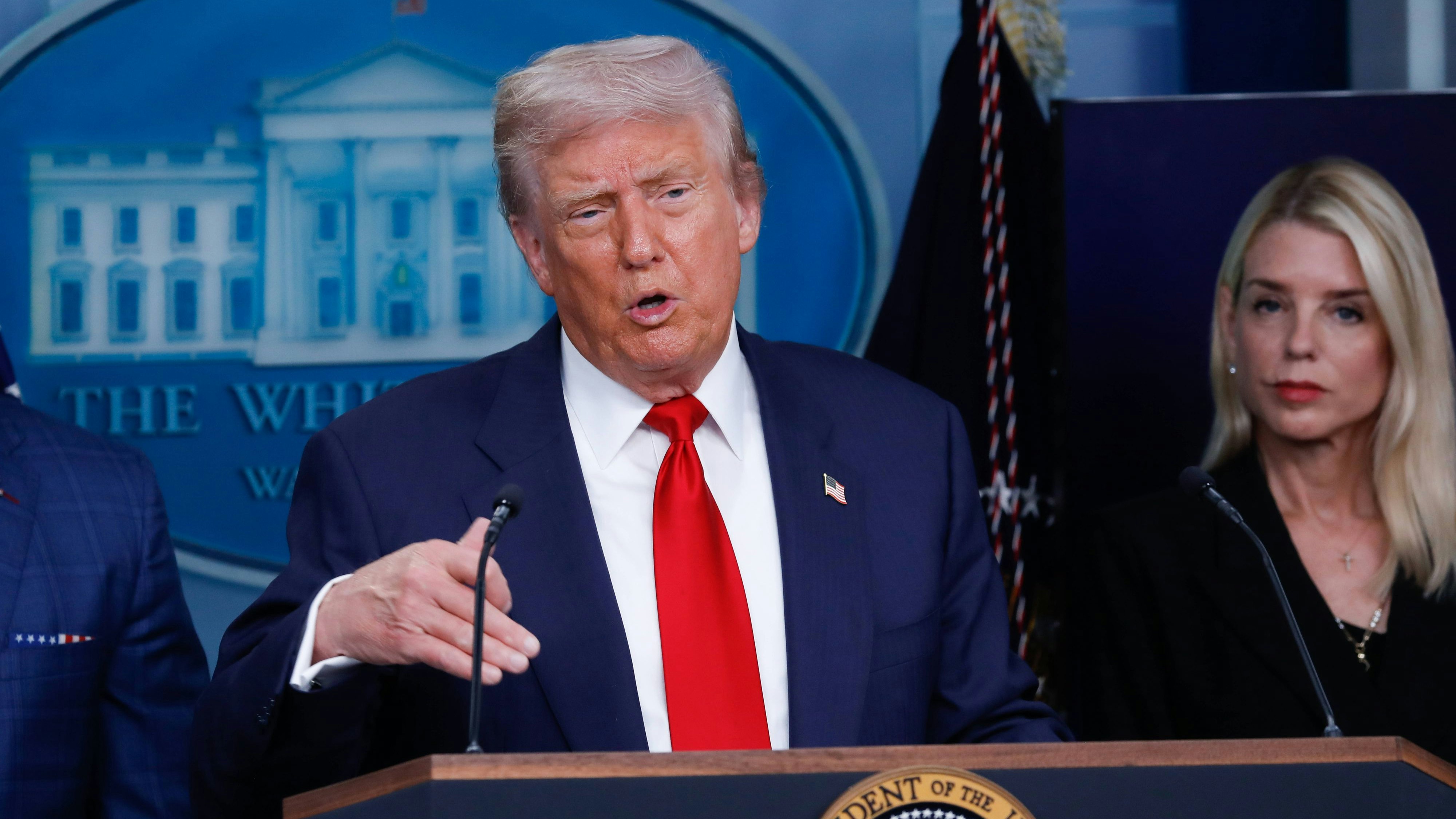 Heute.at - Schon wieder! Trump verschiebt Zölle um 90 Tage