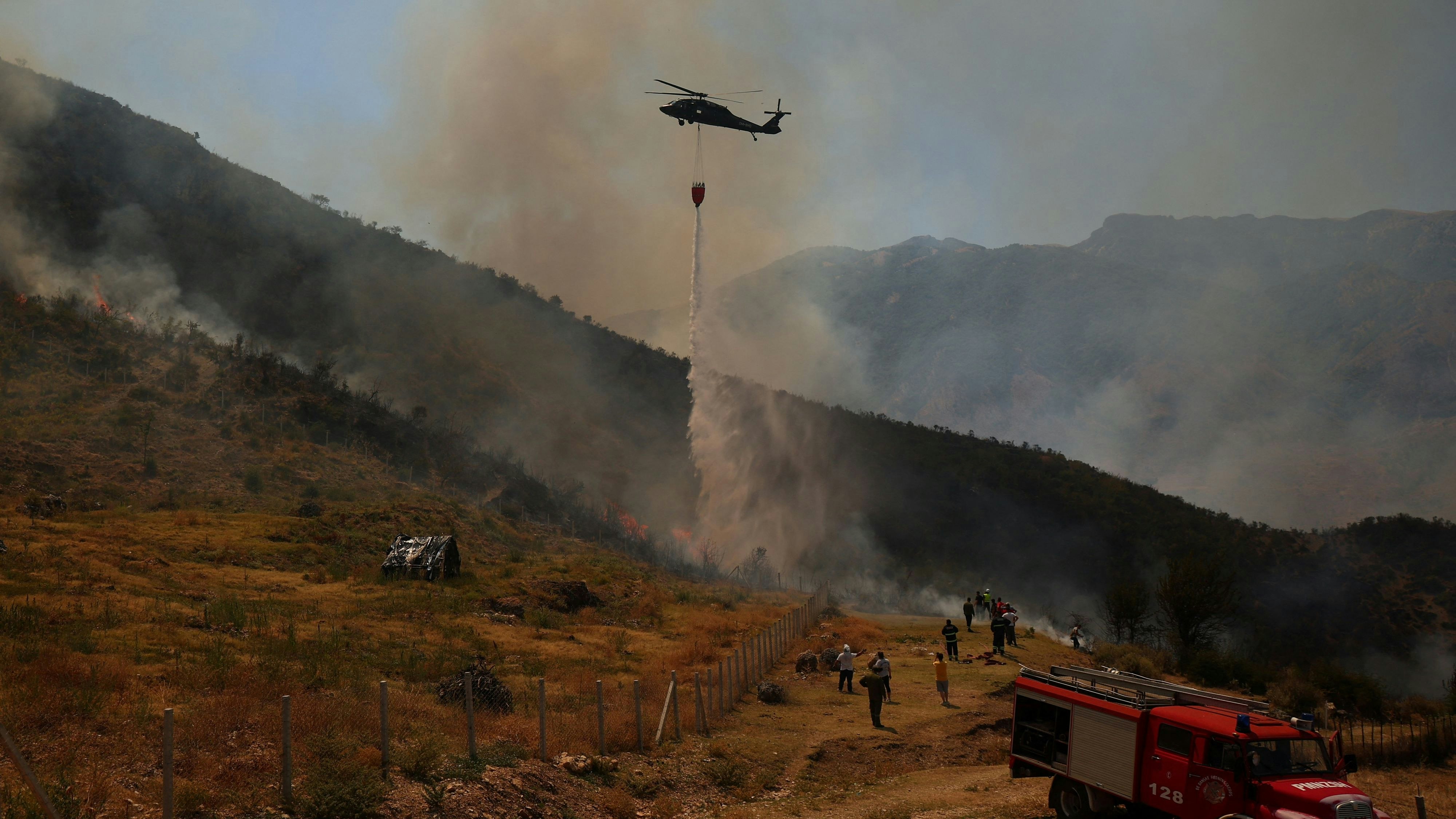 Heute.at - Waldbrände am Balkan – Menschen müssen Häuser verlassen