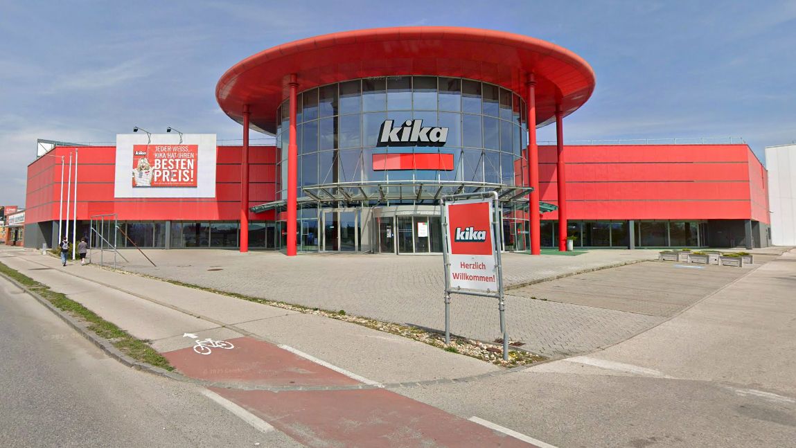 Völlig verwaist und leerstehend: Die kika-Filiale in der Stadionstraße in Wiener Neustadt.