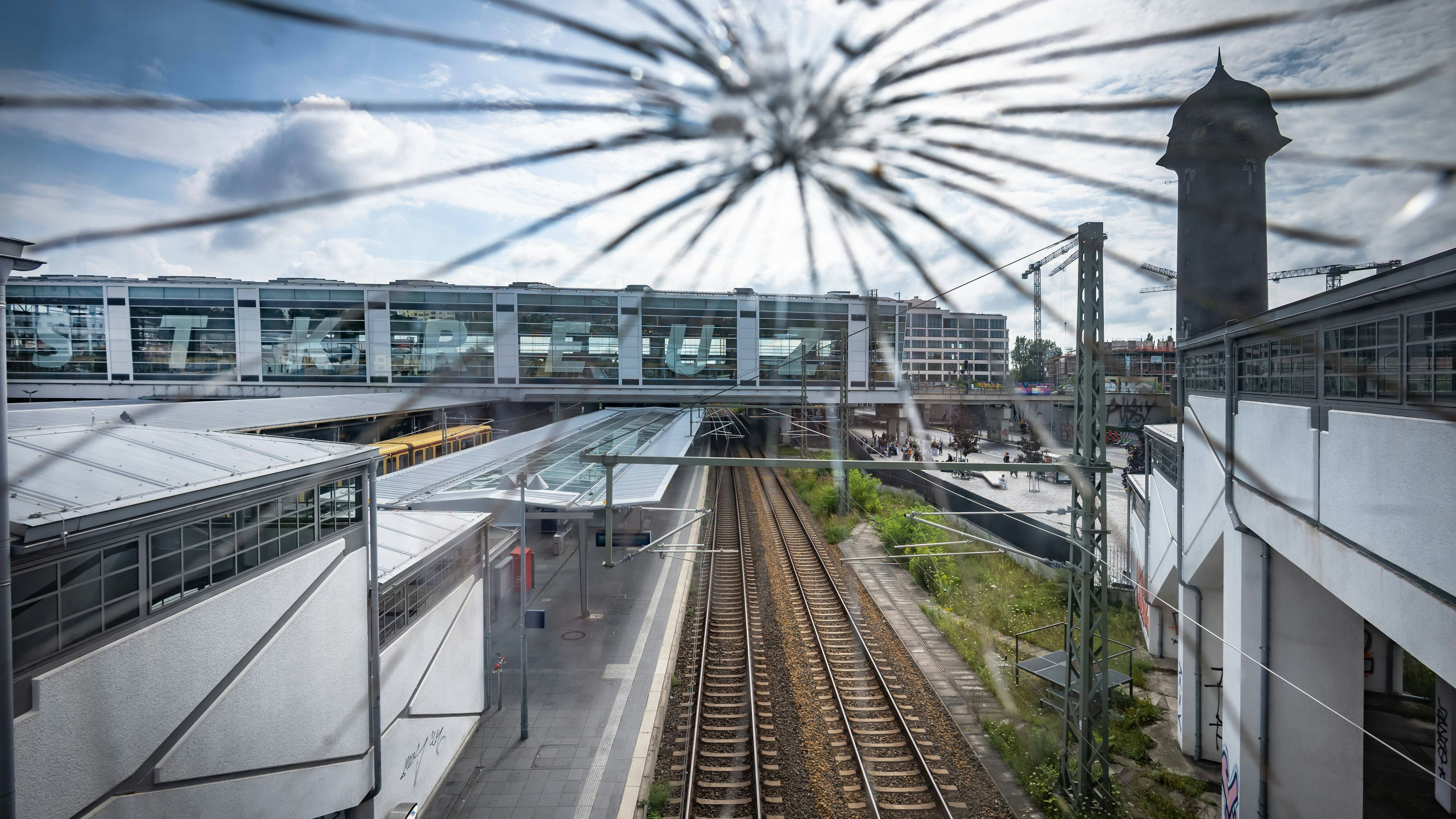 Heute.at - Neonazis gegen Antifa – Prügel-Überfall am Bahnhof