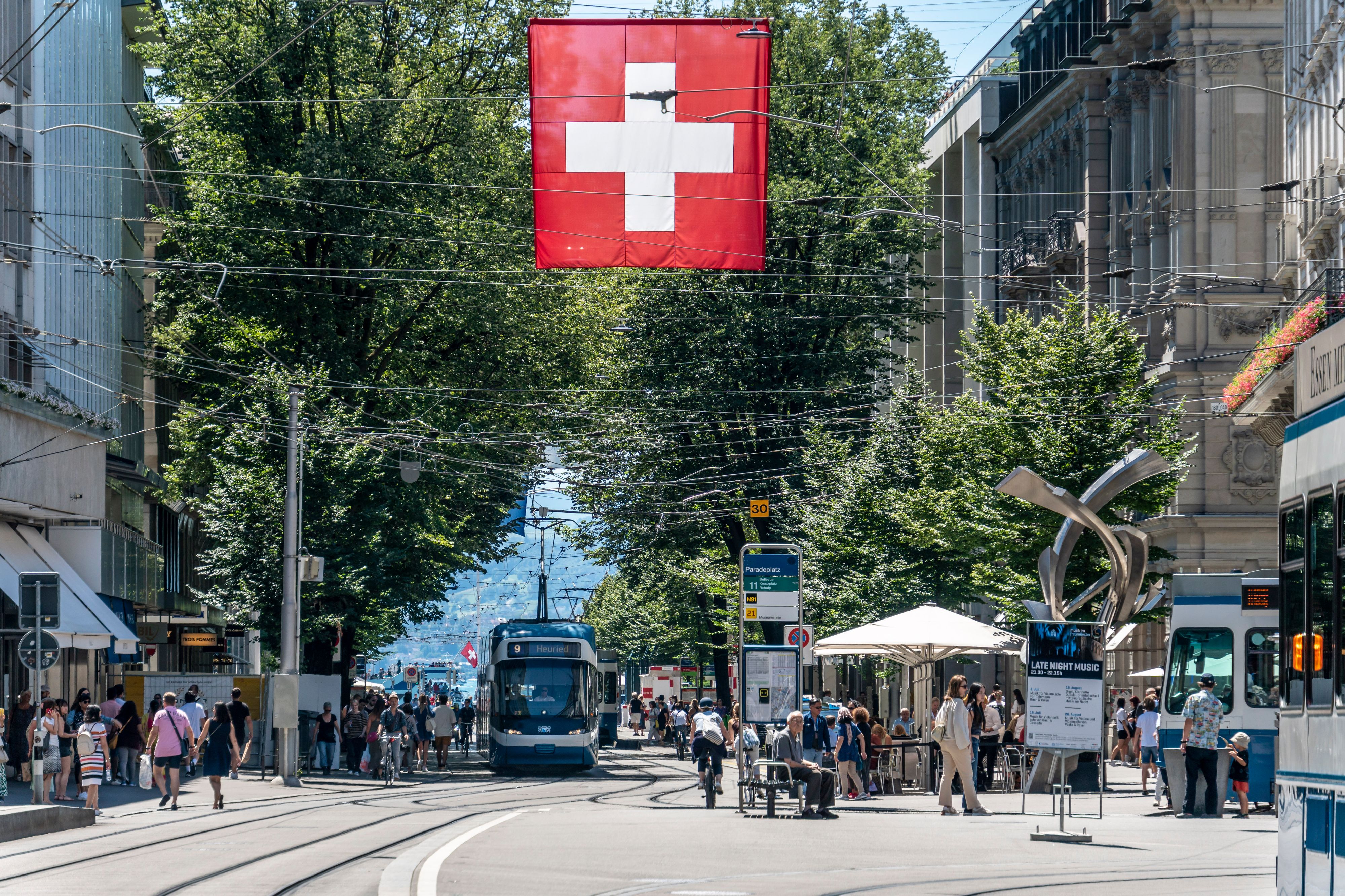 Bahnhofstraße Zürich: Nirgendwo ist das durchschnittliche pro-Kopf-Einkommen höher als in der Schweiz
