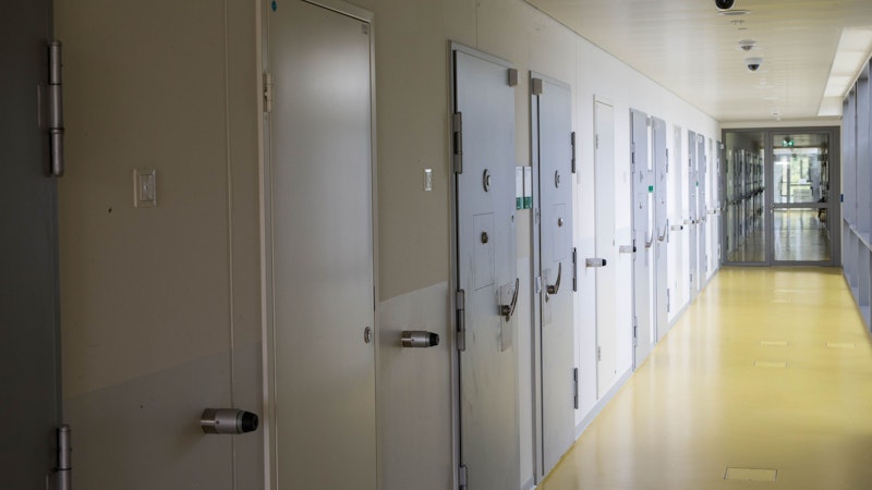 <strong>13.08.2025: 300-Kilo-Häftling kostet Steuerzahler im Monat 55.000 €.</strong> In der Justizanstalt Korneuburg herrscht helle Aufregung. Ein 300-Kilo-Häftling verursacht monatliche Kosten in Höhe von 55.000 Euro. <a data-li-document-ref="120124513" href="https://www.heute.at/s/300-kilo-haeftling-kostet-steuerzahler-im-monat-55000-120124513">Weiterlesen &gt;&gt;&gt;</a><a data-li-document-ref="120124178" href="https://www.heute.at/s/bereue-nichts-mutter-bringt-pony-als-loewenfutter-120124178"></a>
