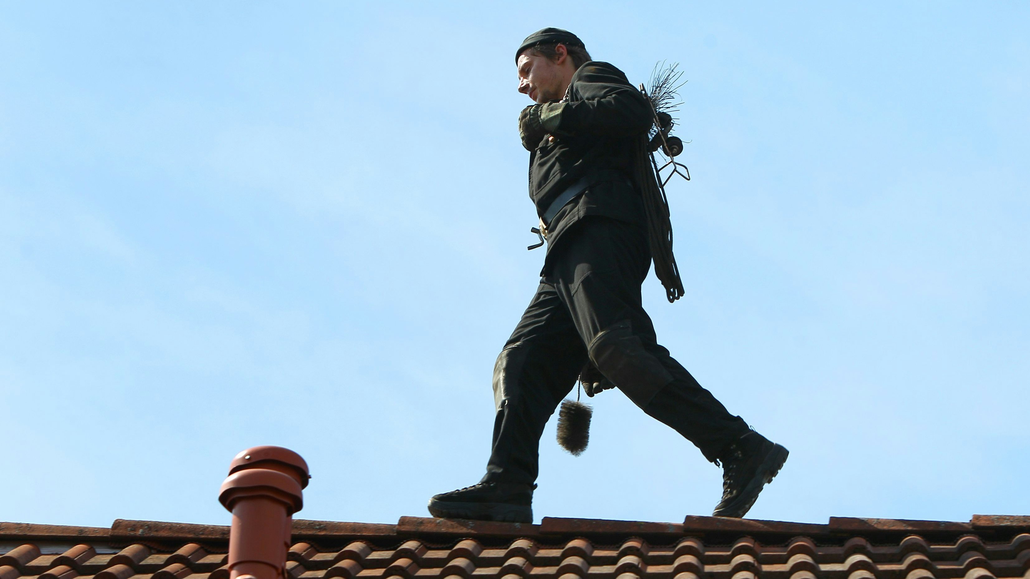 Rauchfangkehrer Edi ist stinksauer´(Sujetfoto).