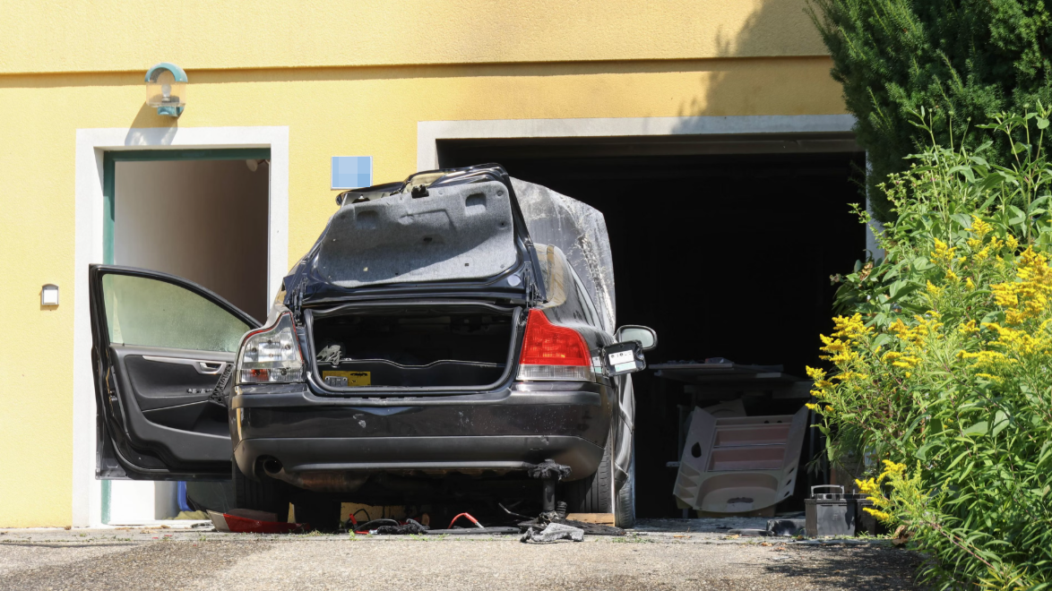 Heute.at - Nach Streit mit seinen Eltern! Sohn zündet Auto an