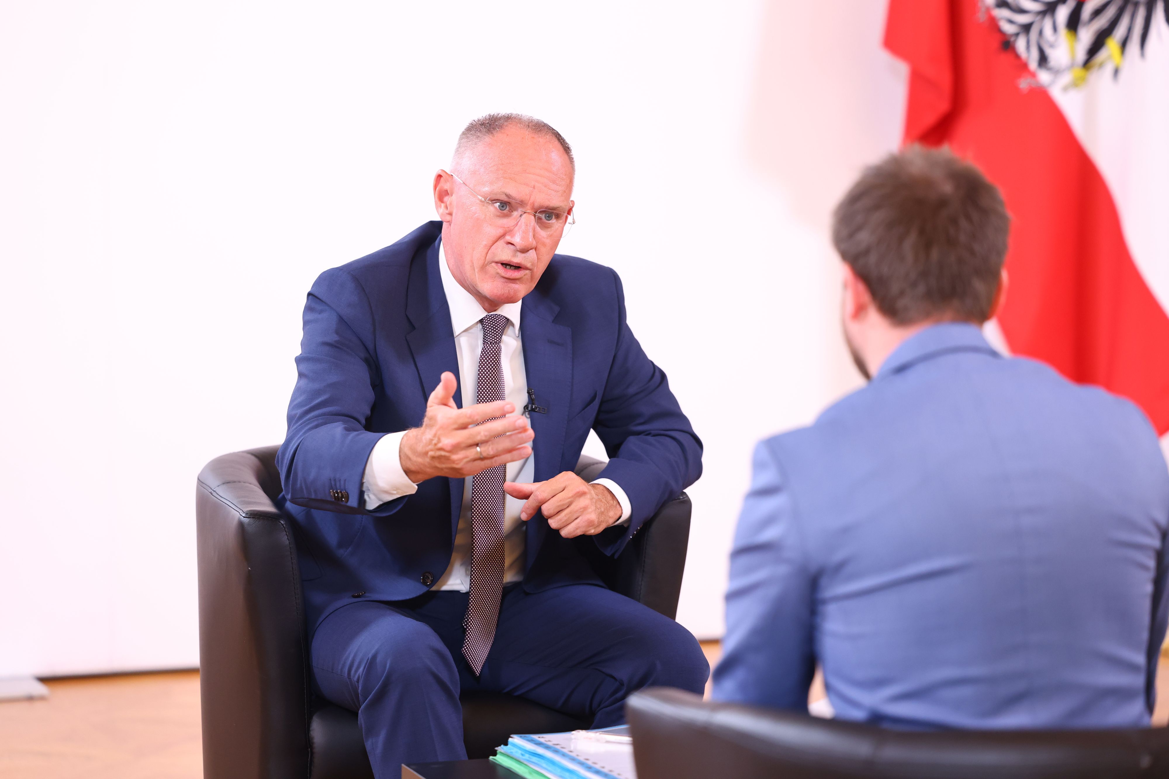 Innenminister Gerhard Karner im Interview mit <em>