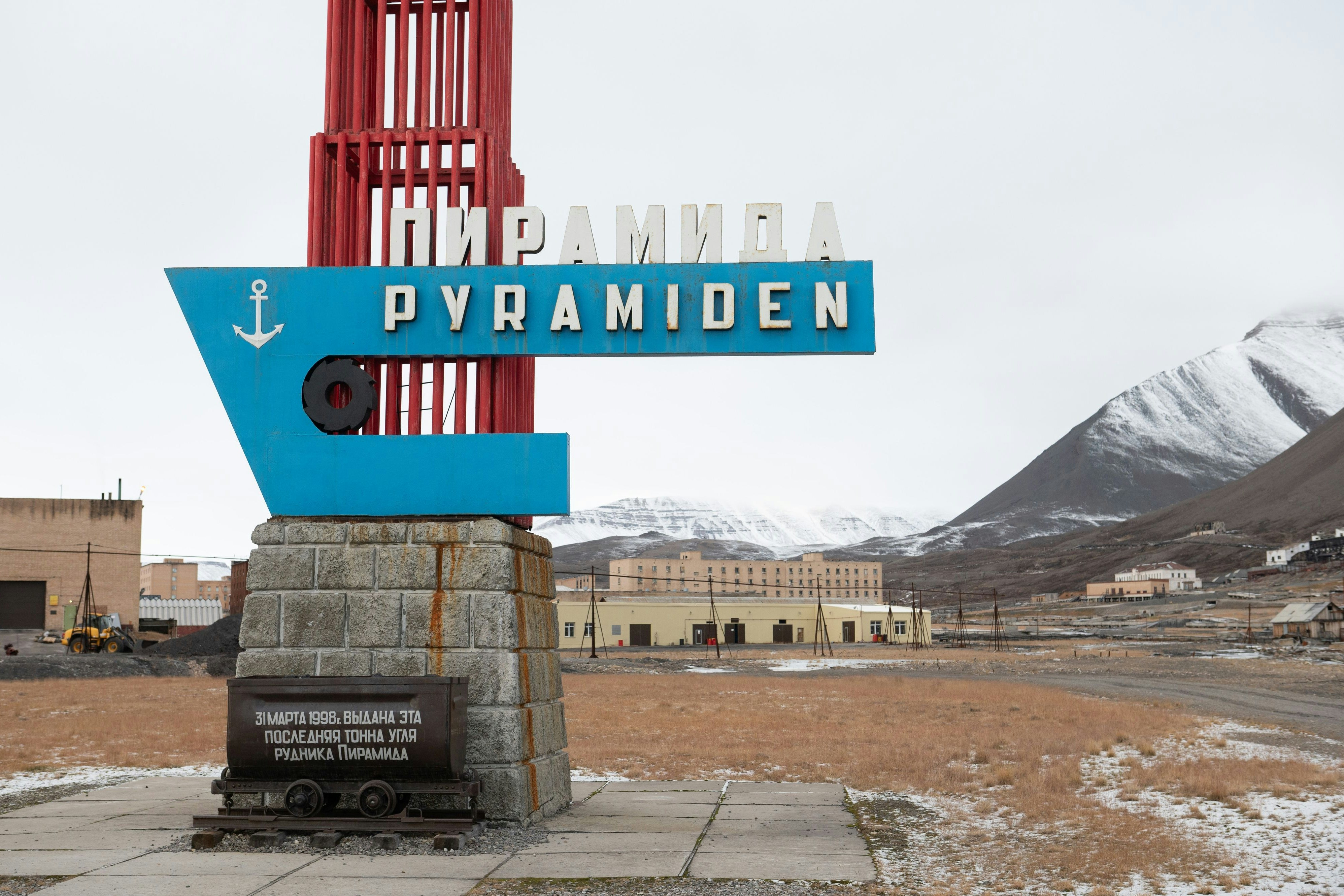 Diese Kohlemine aus Sowjetzeiten wurde 1998 geschlossen, aber eine weitere russische Mine auf Spitzbergen wird nach wie vor bewirtschaftet