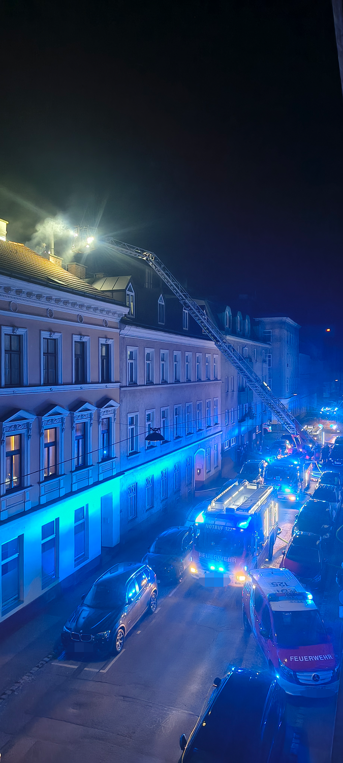 Ein Balkon im Innenhof eines Währinger Wohnhauses hatte Feuer gefangen.