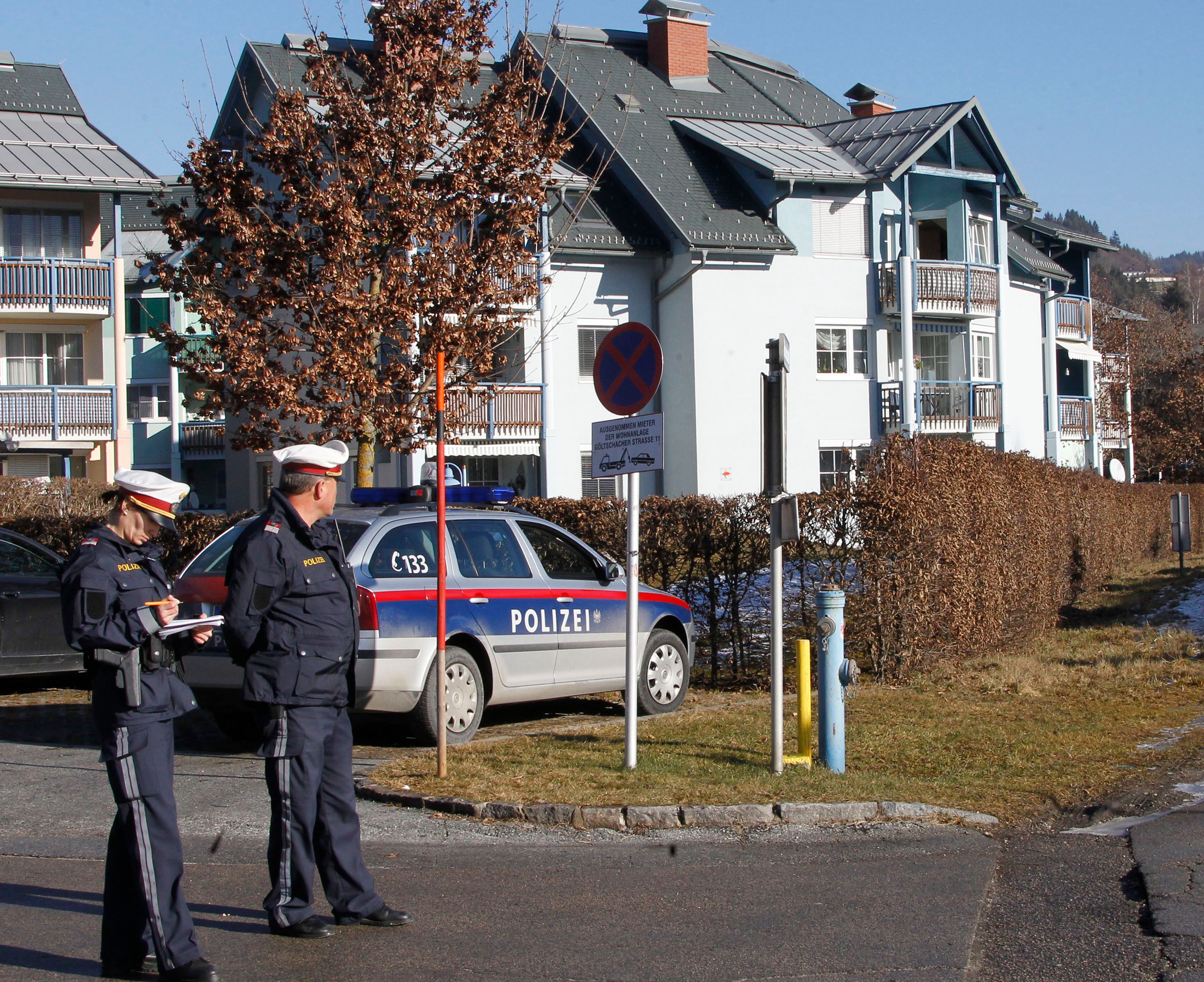 Die Polizei rückte sofort zum Tatort aus, eine eingeleitete Fahndung blieb aber erfolglos. Archivbild eines Polizeieinsatzes. 