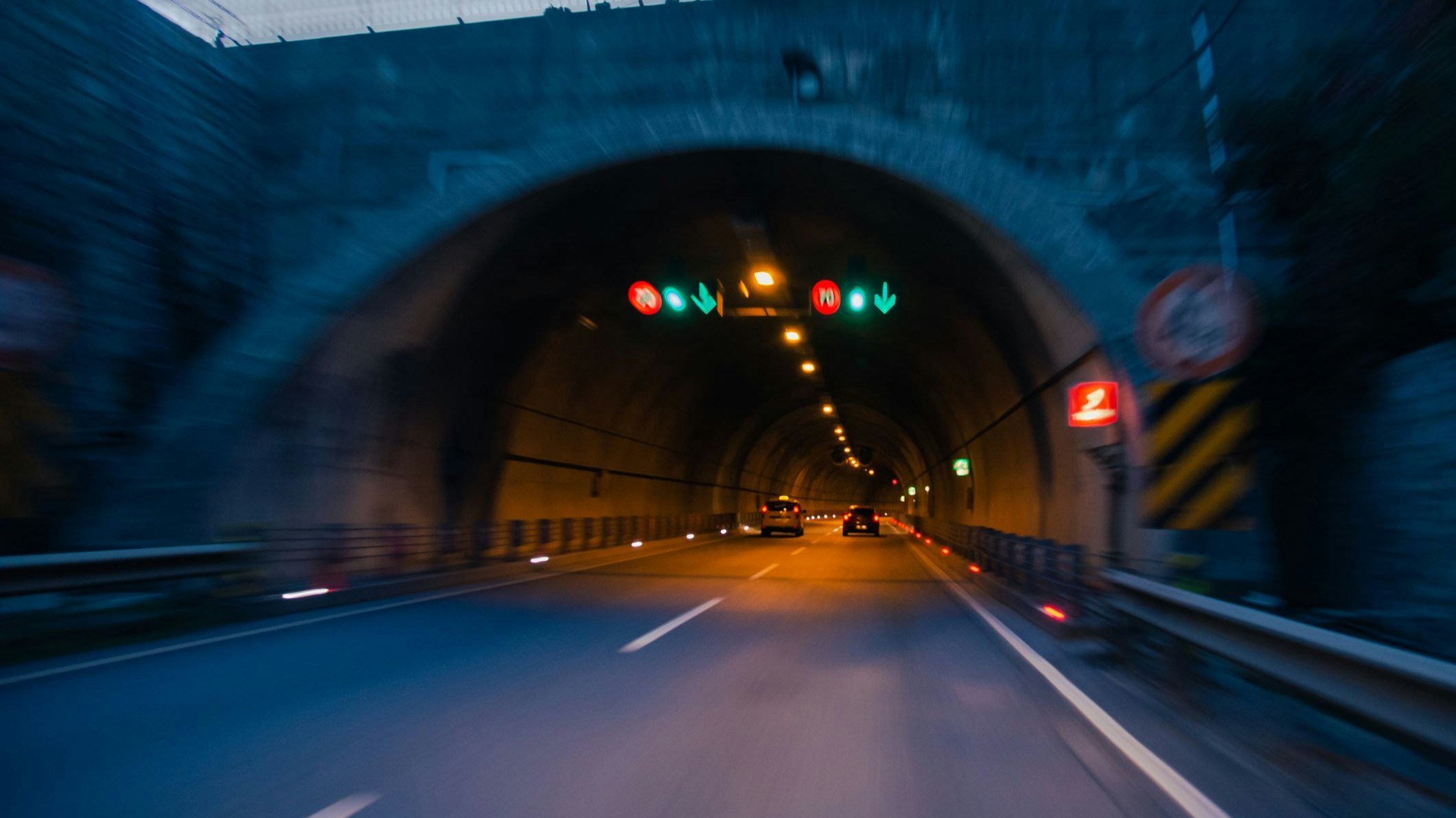 Heute.at - Alko-Lenkerin (25) dreht auf A10 plötzlich in Tunnel um