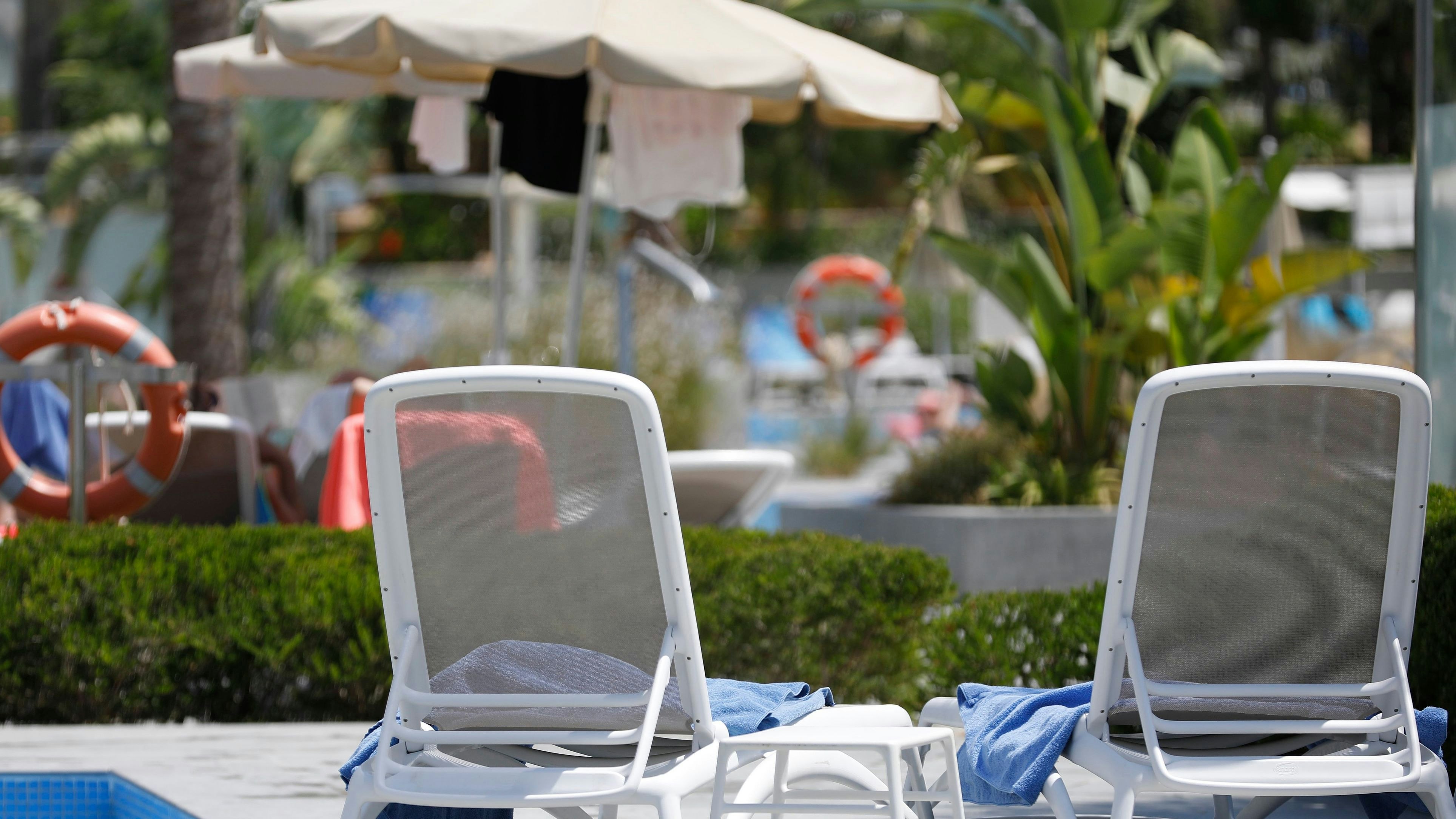 Heute.at - Dürfen Hotels das Reservieren von Liegen verbieten?