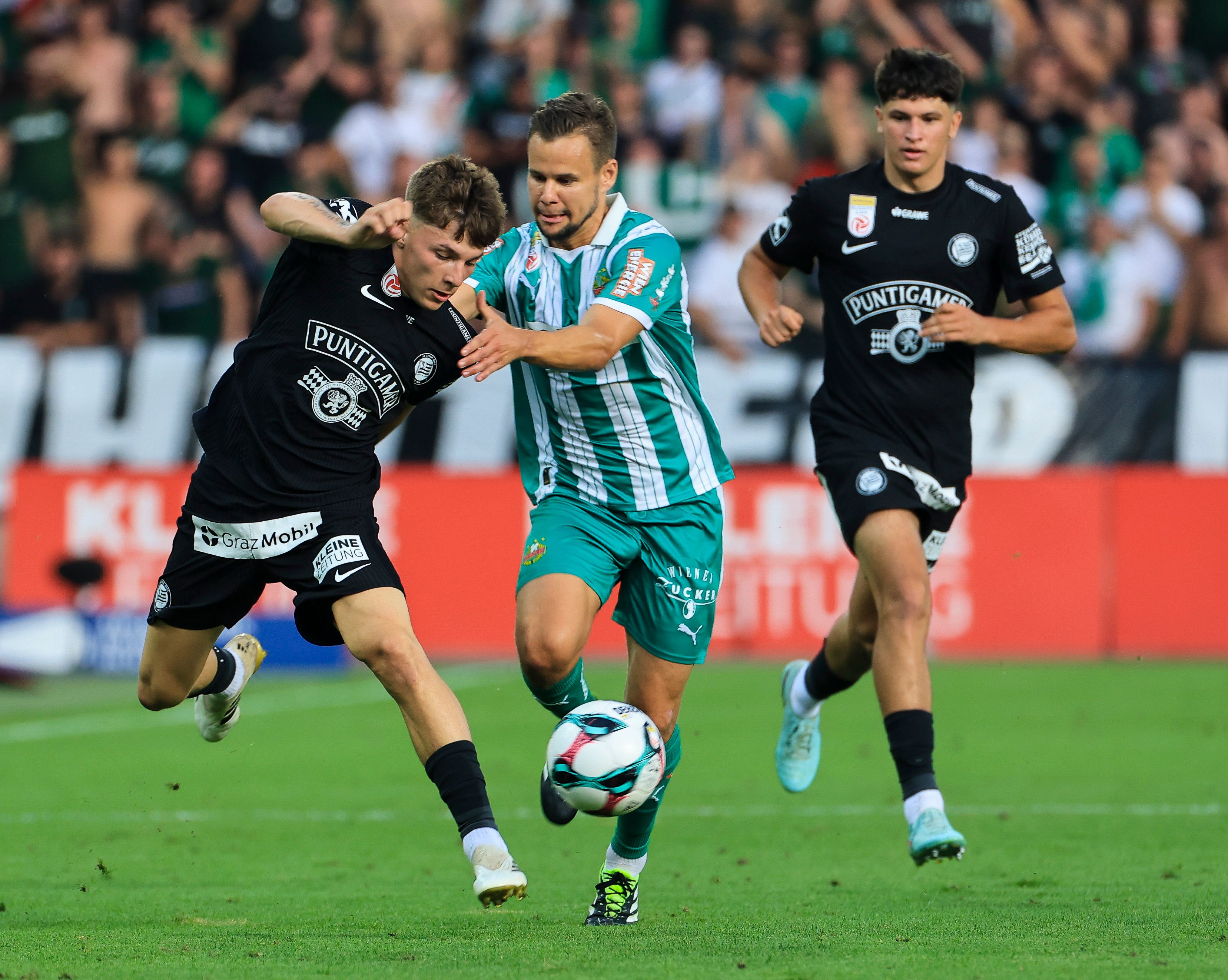 Die Trikots von Rapid und Sturm gehören zu den Spitzenreitern. 