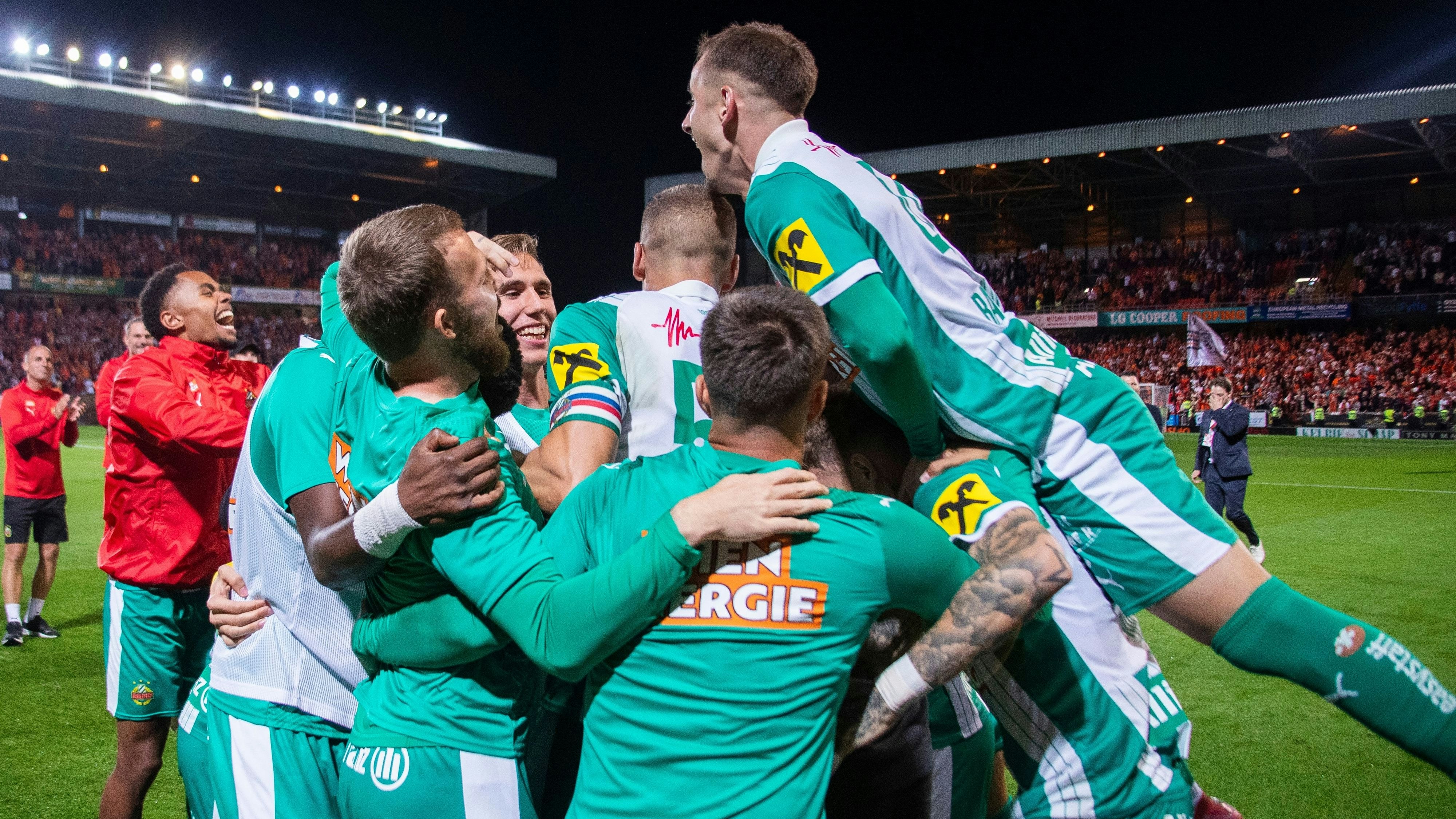 Rapid Wien hat es in Play-off der Conference League geschafft. 