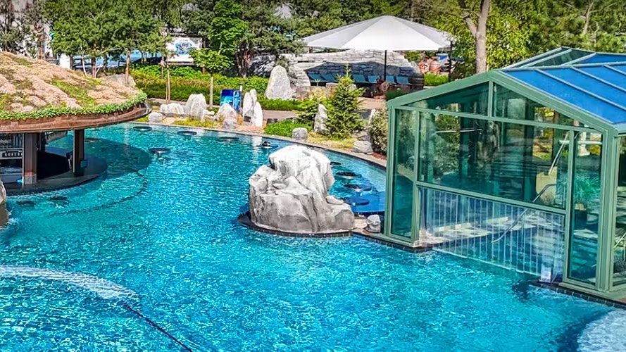 Heute.at - Mäderl (6) misshandelt! Täter lockte es aus Erlebnisbad