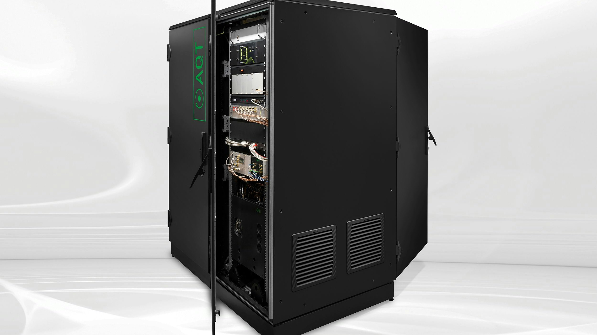 In die Hochleistungsrechner-Infrastruktur der Universität Innsbruck wird ein Quantencomputer des Spin-off-Unternehmens Alpine Quantum Technologies (AQT) eingebaut.   