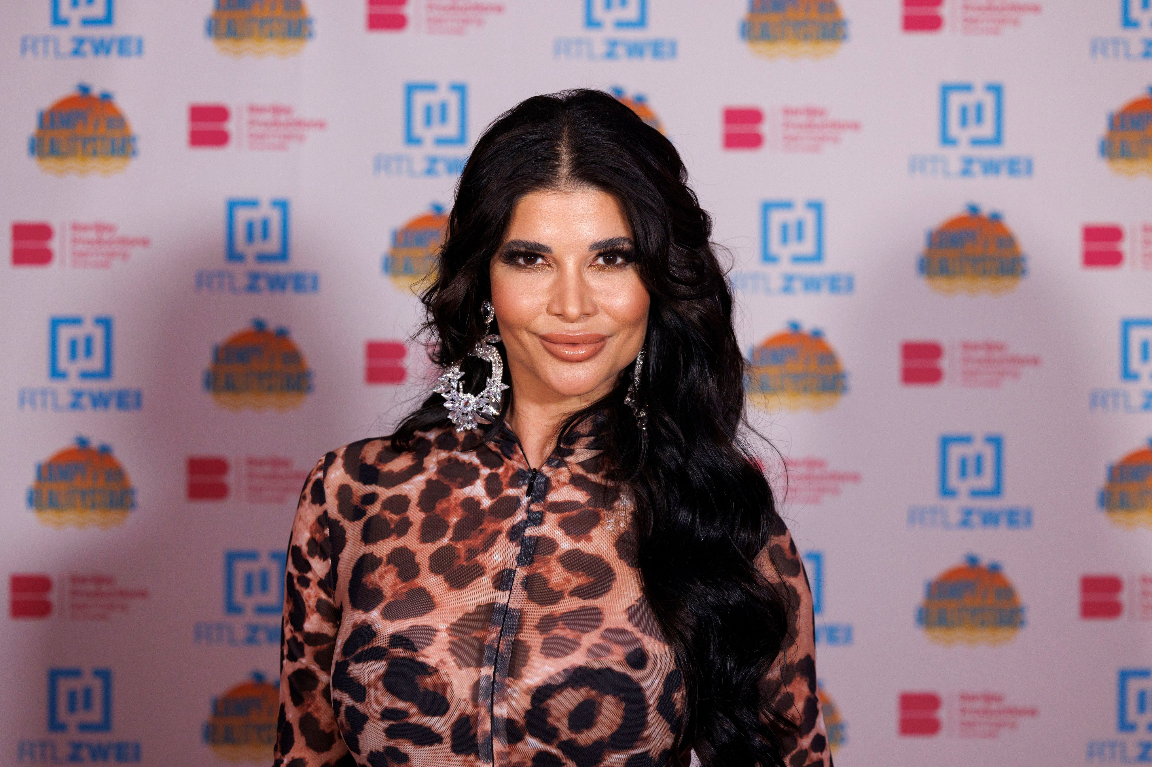 Erotikmodel Micaela Schäfer sitzt auf einem Schuldenberg in Millionenhöhe. 