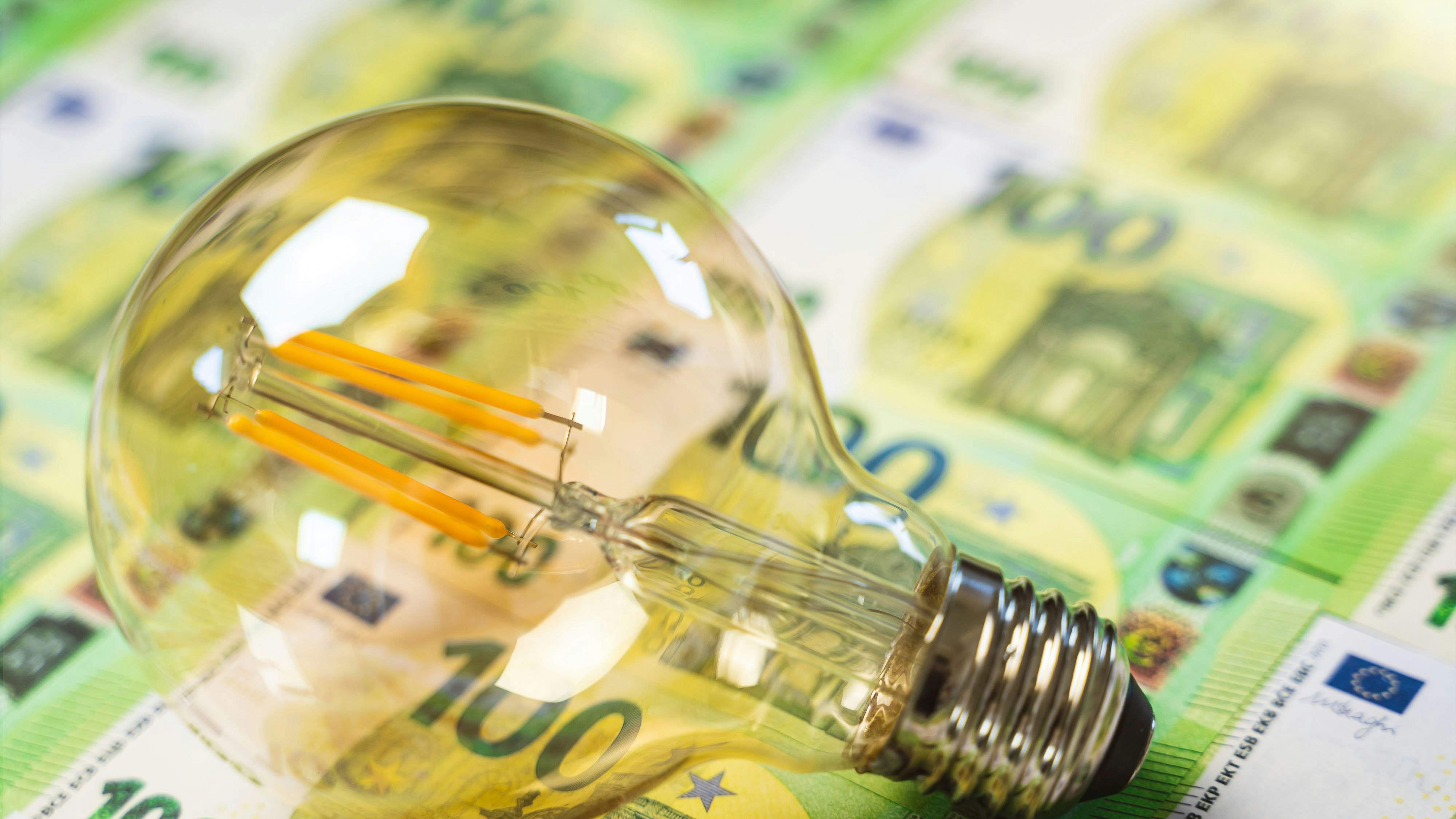 Heute.at - Wirtschaft begrüßt neues Energiegesetz – AK mit Kritik