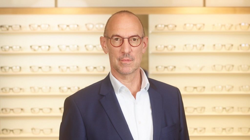 Stefan Ott ist Augenoptikermeister und Niederlassungsleiter bei Fielmann in der Mariahilfer Straße in Wien.