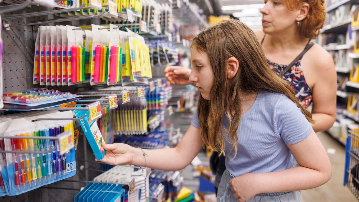 Heute.at - Schulstart – jeder 5. muss auf Erspartes zurückgreifen