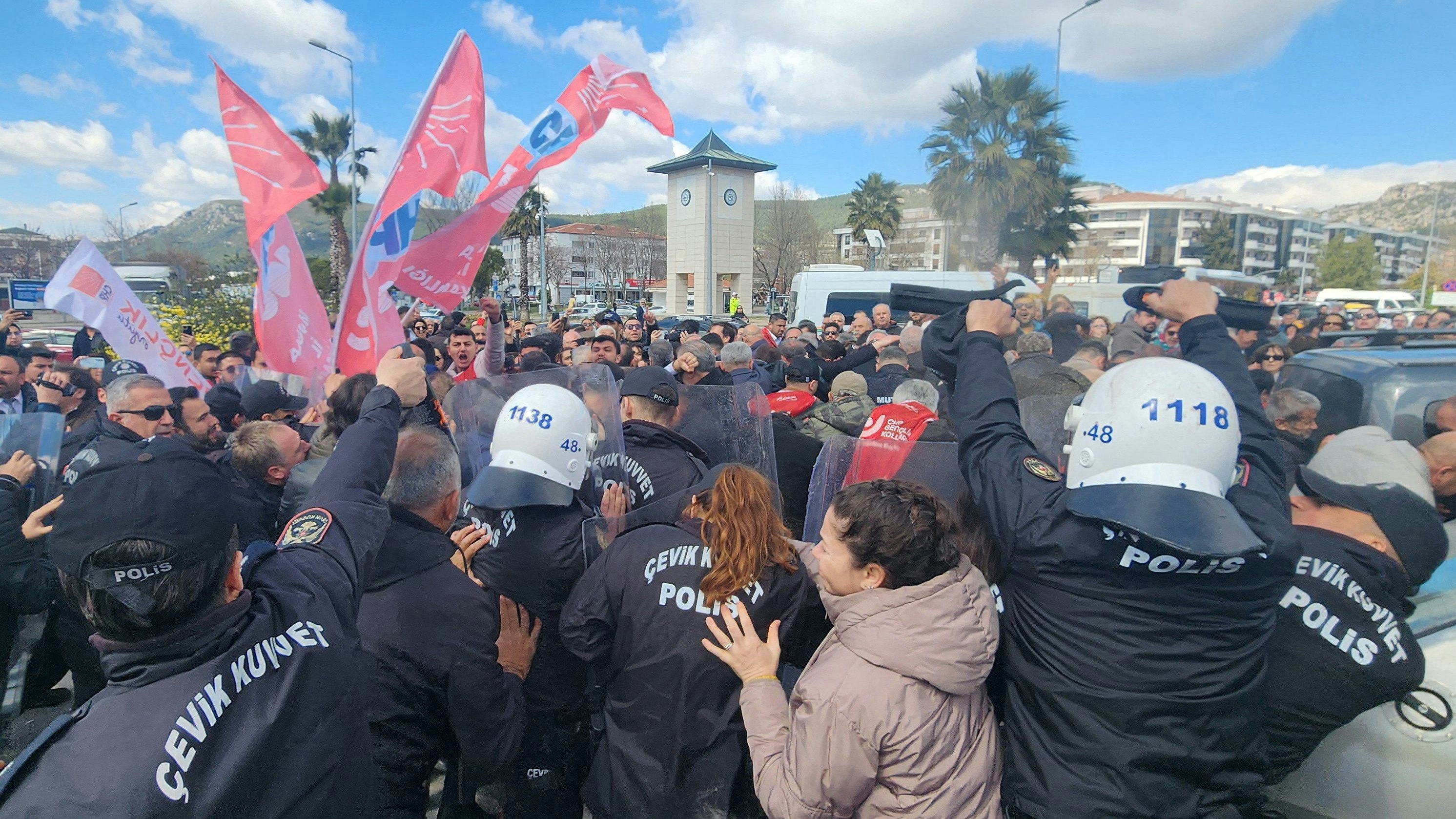 Heute.at - Istanbul in Aufruhr – große Festnahme-Welle in Türkei