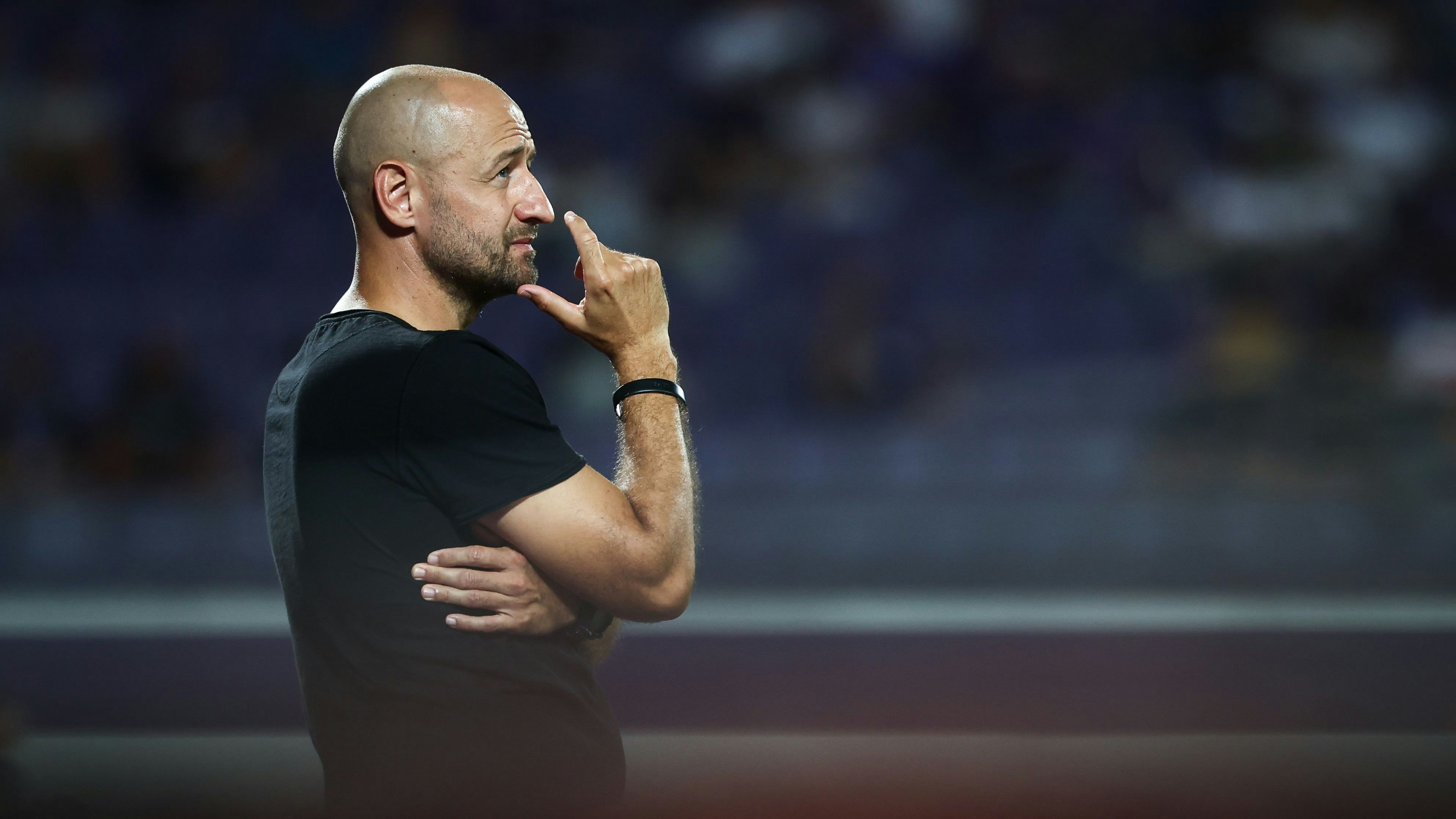 Stephan Helm beim 1:1 gegen Banik Ostrava nachdenklich. 