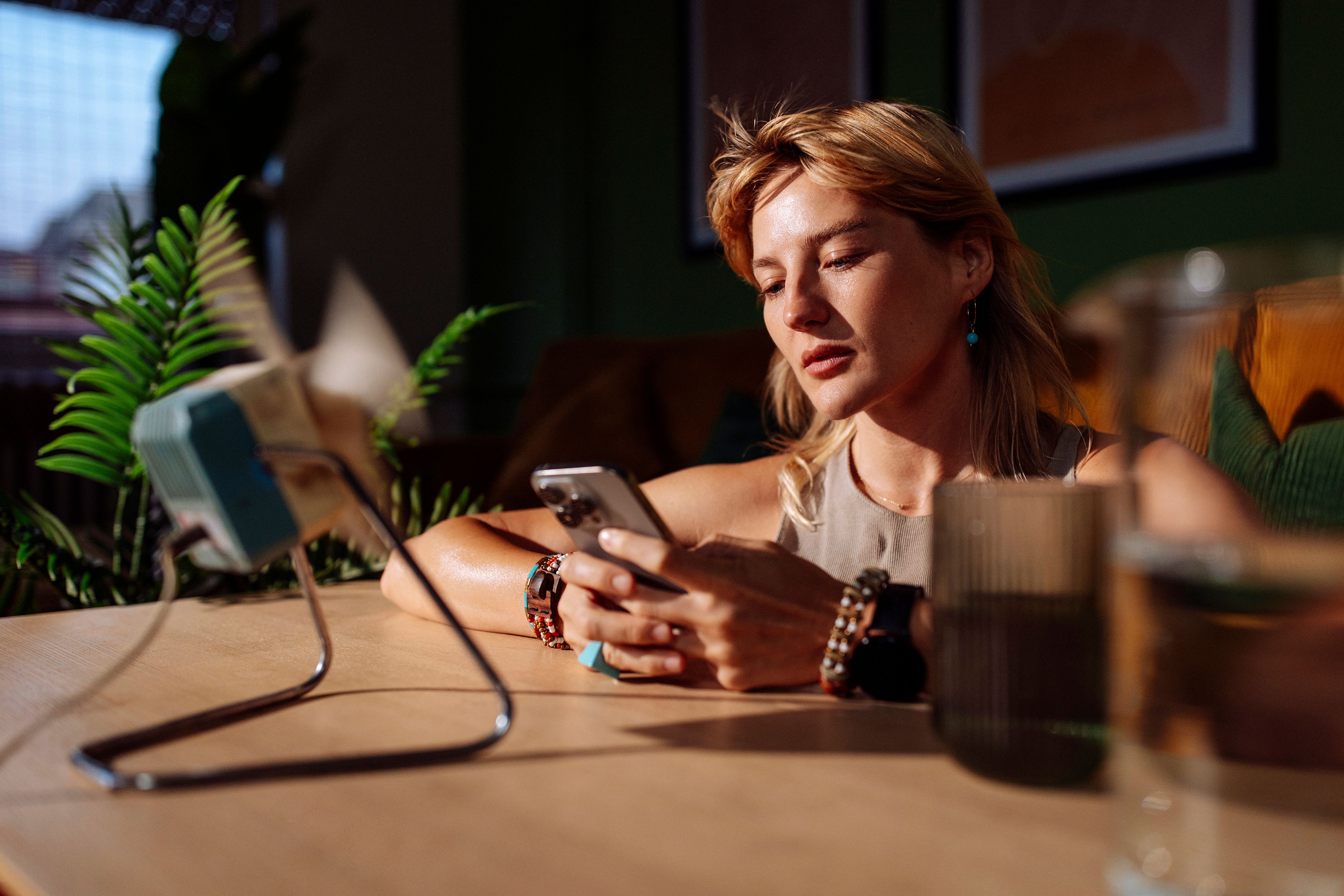 Viele Nutzer waren mit GPT-5 unzufrieden und machten ihrem Unmut Luft. Der Protest zeigte Erfolg: OpenAI hat GPT-4o zurückgebracht.