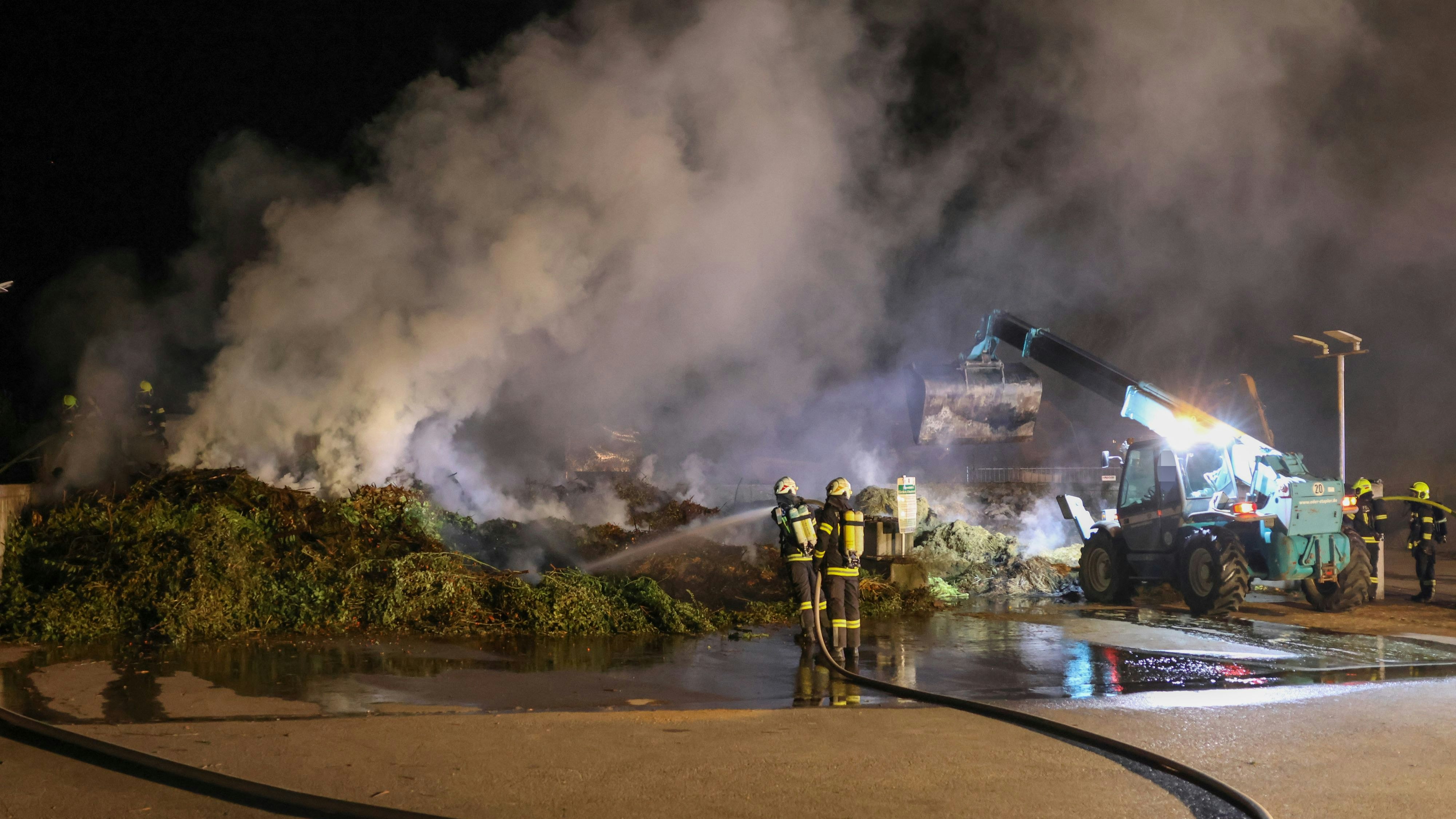 Heute.at - Feuerwehr rückt in der Nacht nach Sipbachzell aus