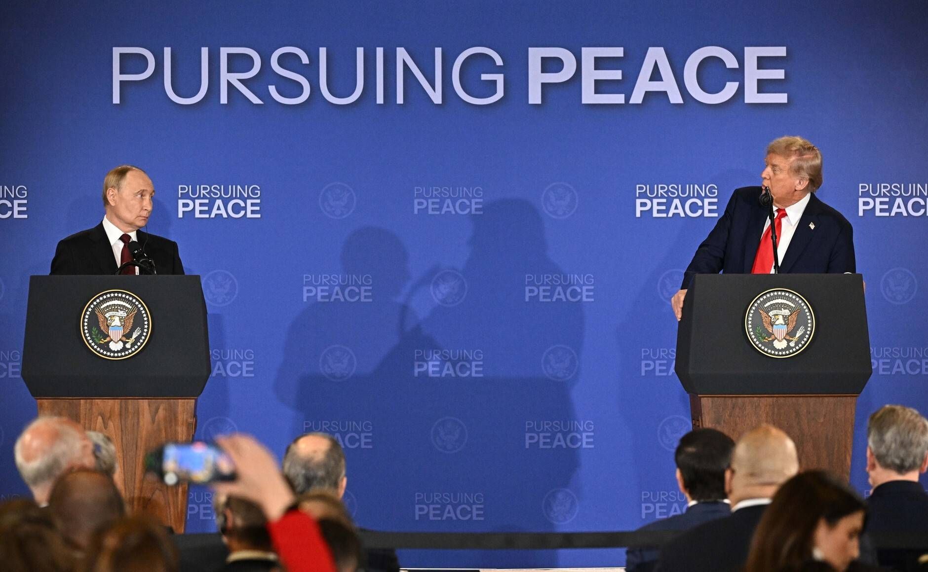 Nach dem Treffen zwischen Donald Trump und Wladimir Putin blieben viele Fragen offen.