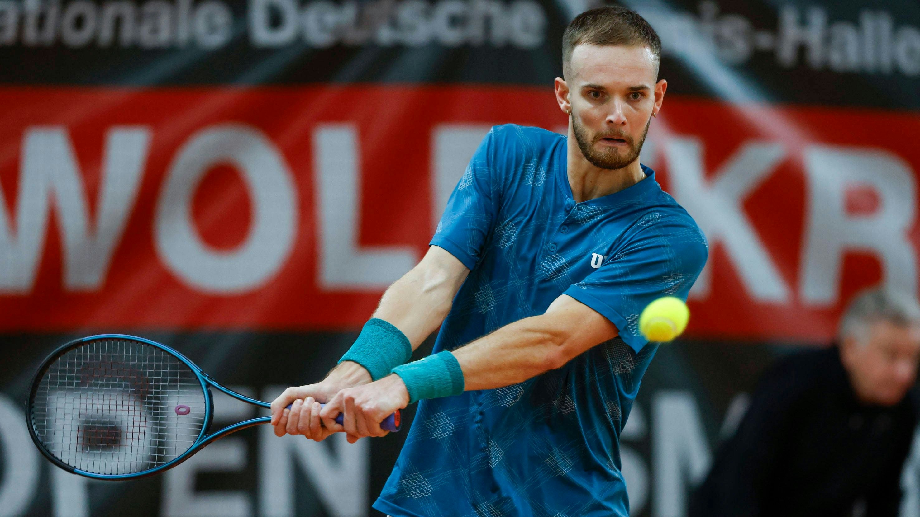 Tennisspieler Mats Rosenkranz sprang kurz unter die Dusche, wurde disqualifiziert. 