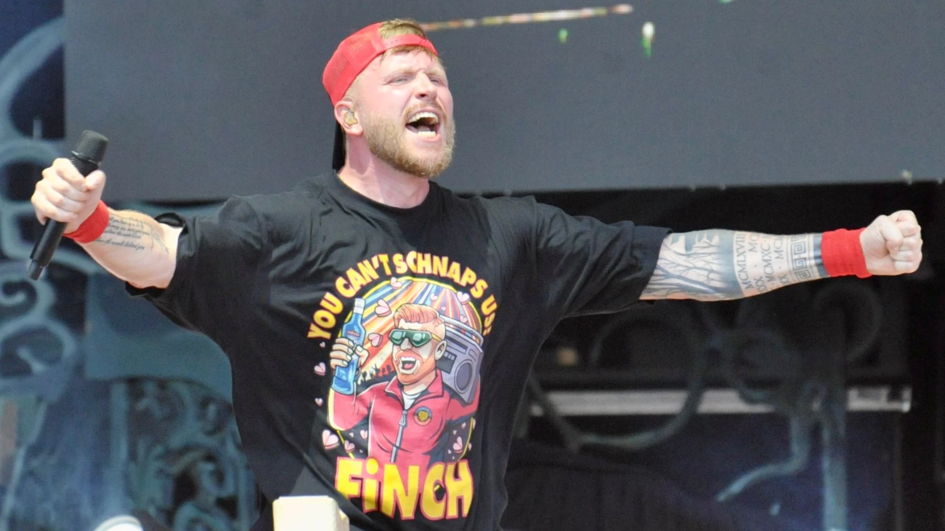 Heute.at - Rapper Finch kritisiert rechte Hetze nach CSD-Anschlag