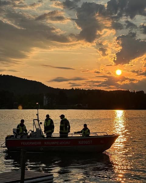 Rund 100 Einsatzkräfte suchen nach dem Vermissten.
