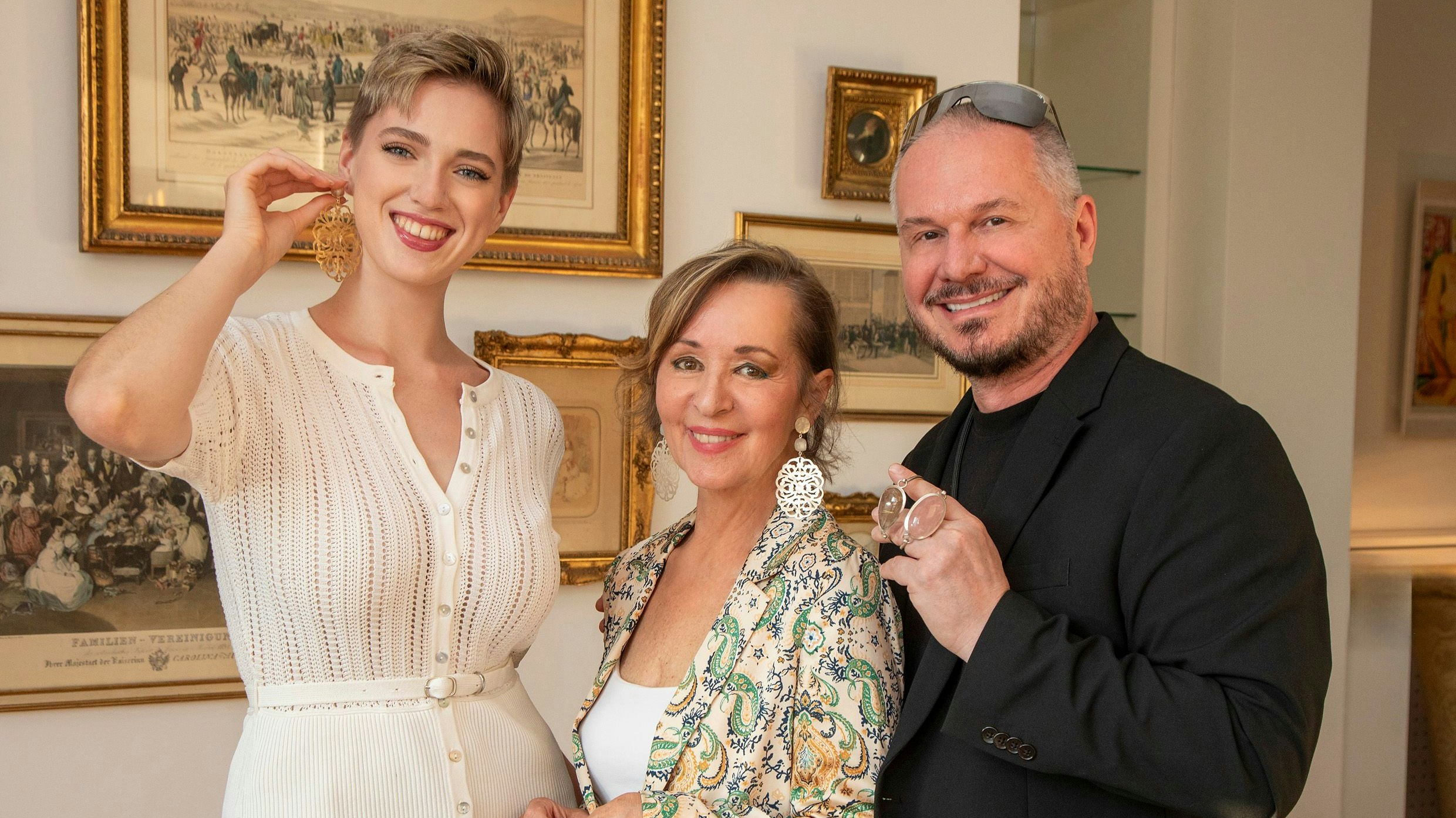 Heute.at - Austro-Model glänzt in Schmuck mit starker Botschaft