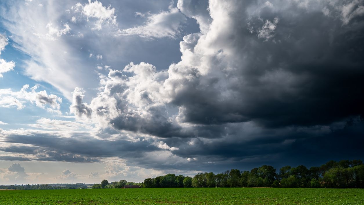 Heute.at - Hagel und Starkregen rollen über Österreich