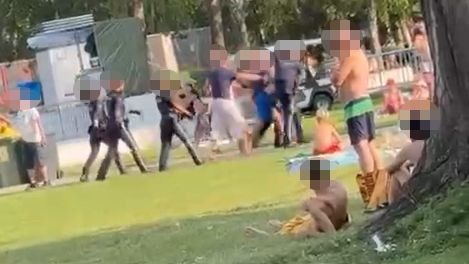 Heute.at - Ekel-Alarm in Bad! Betrunkener entblößt sich vor allen