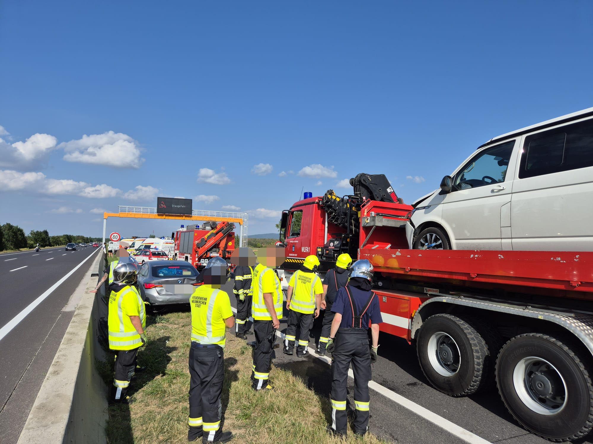 Auf der A2 kam es zu einem Auffahrunfall mit mehreren Verletzten
