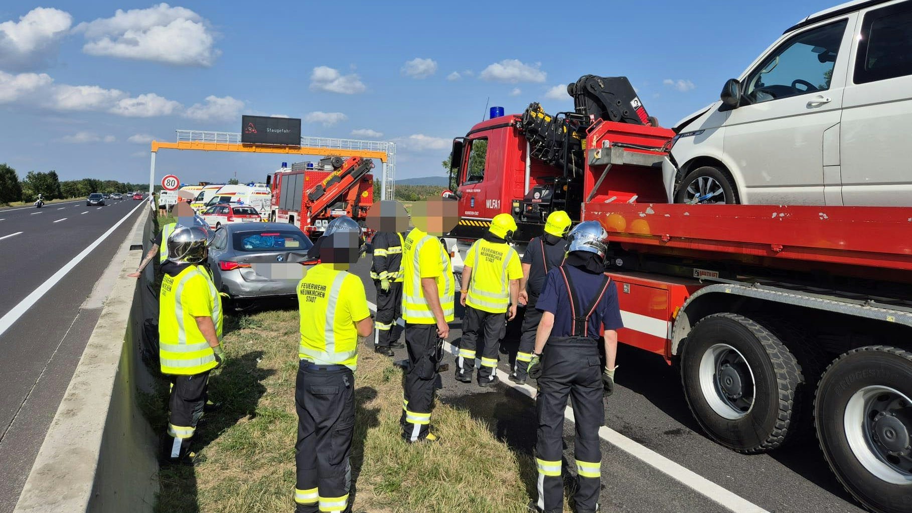 Heute.at - Schwerer Crash auf der A2 forderte mehrere Verletzte
