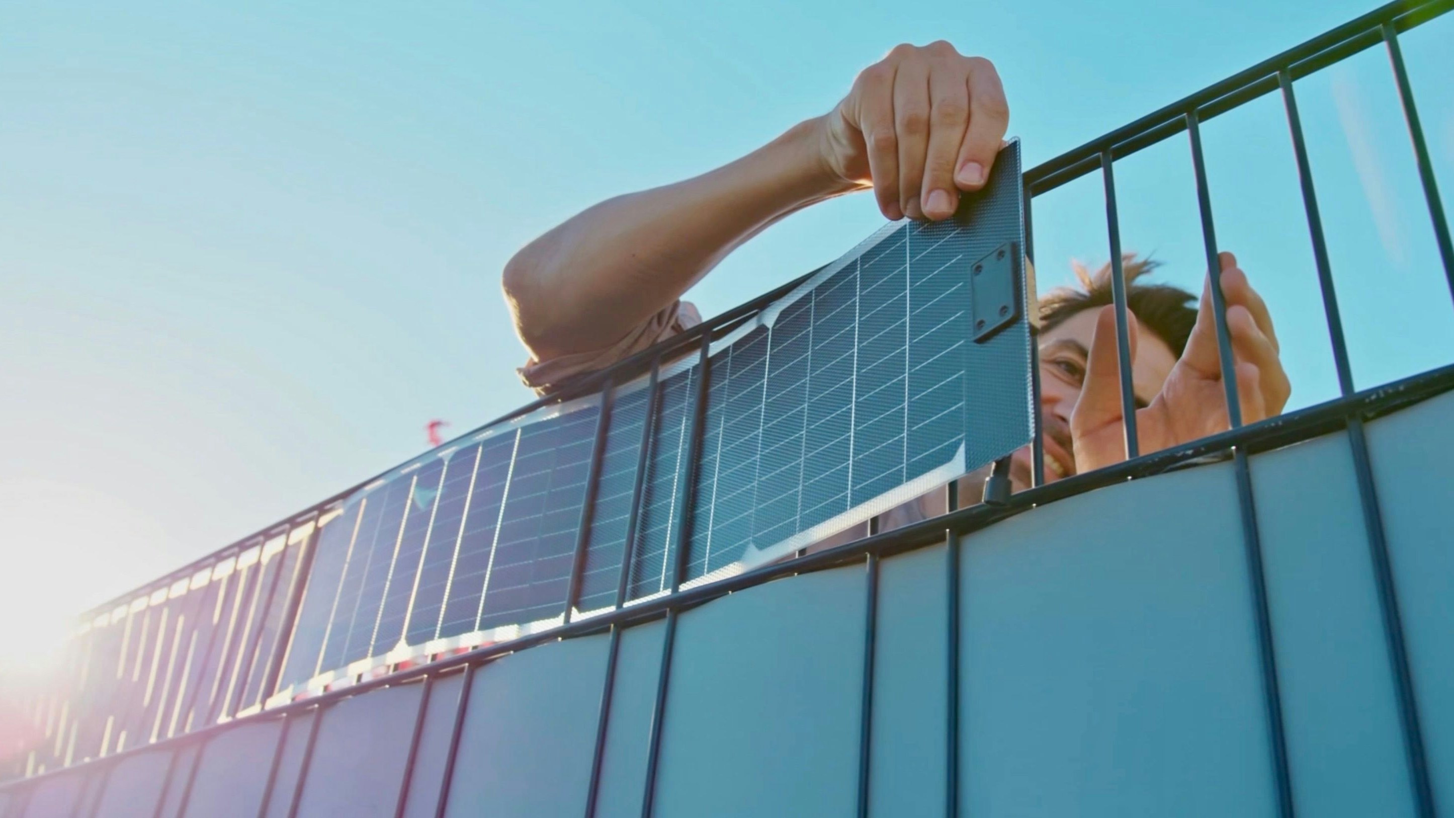 Heute.at - Nach Balkon- sind Zaun-Solaranlagen der letzte Schrei