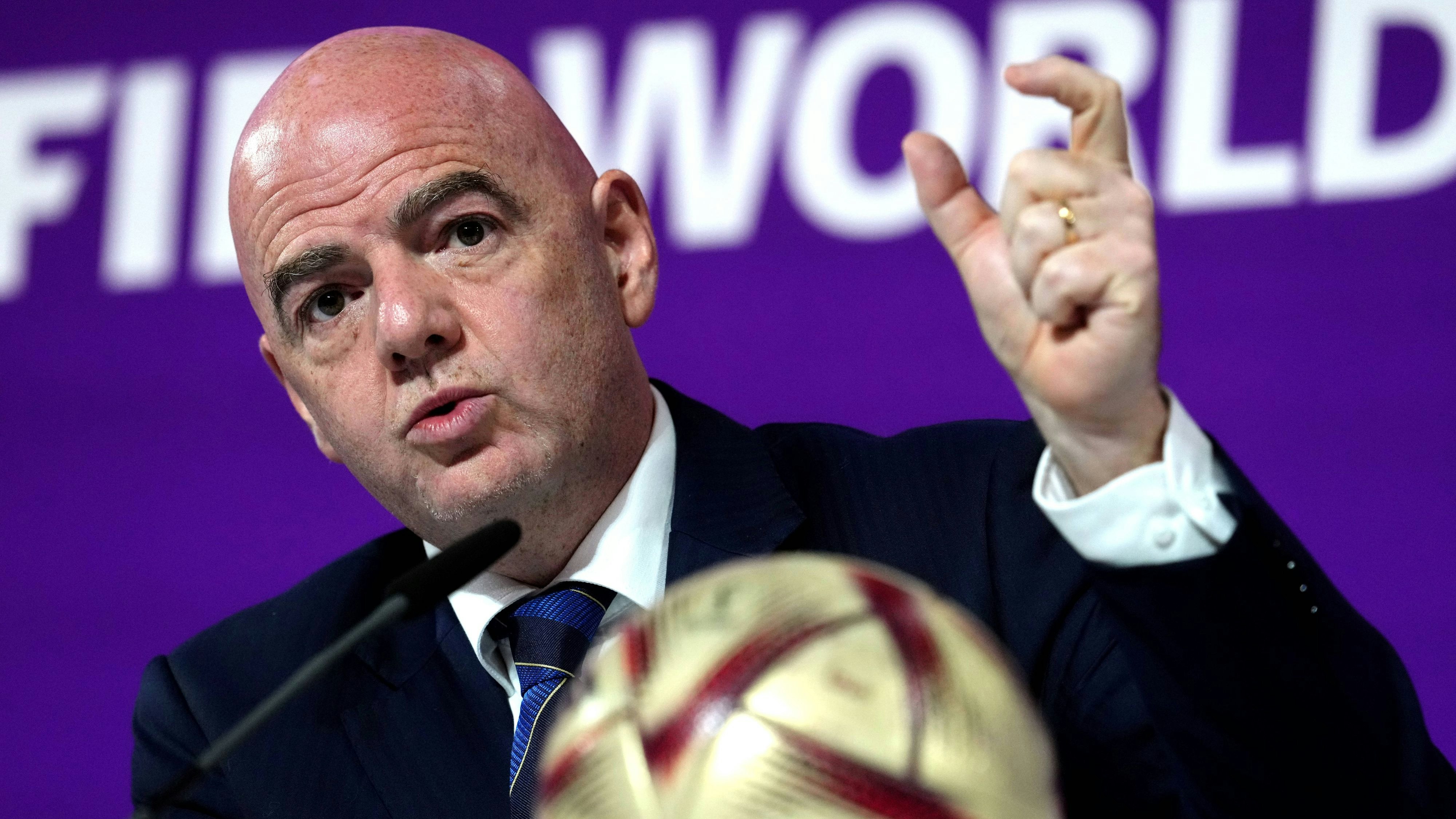 Heute.at - Untragbar - Infantino setzt DFB unter Druck