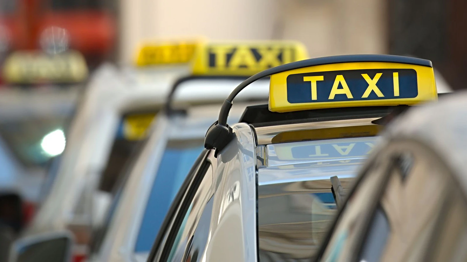 Der Taxi-Vorfall wird der Polizei angezeigt. (Symbolbild)