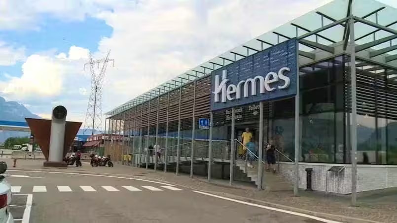 Heute.at - Vater vergisst Töchter (8, 10) und fährt einfach weiter