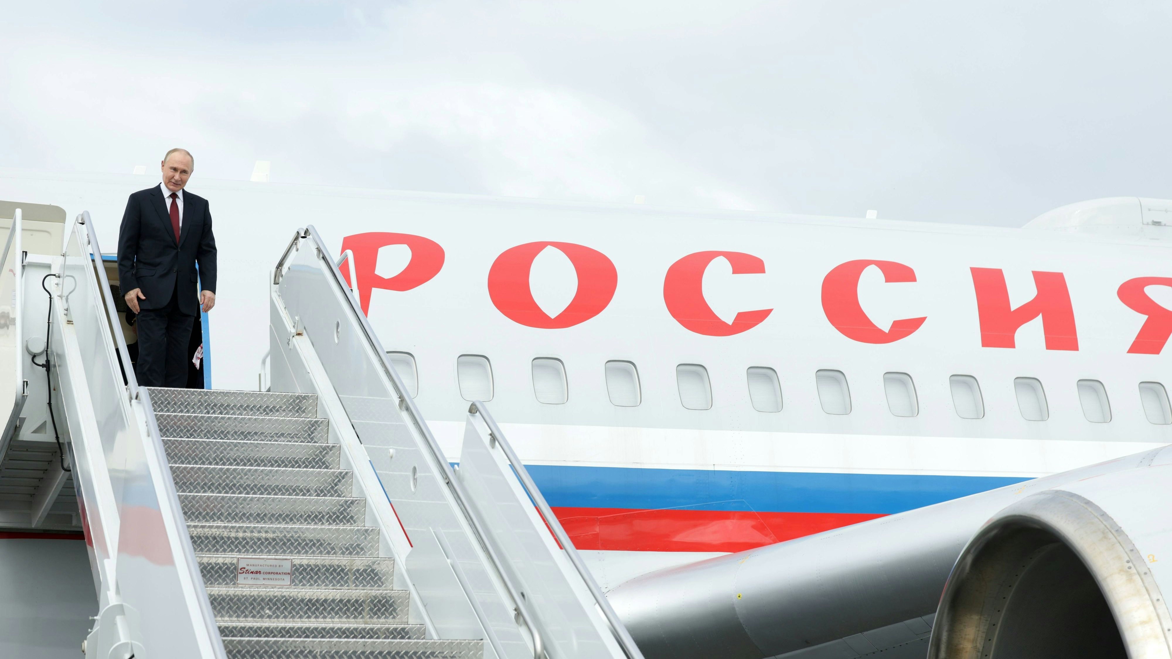 Heute.at - Putin musste Sprit für seinen Flieger bar bezahlen